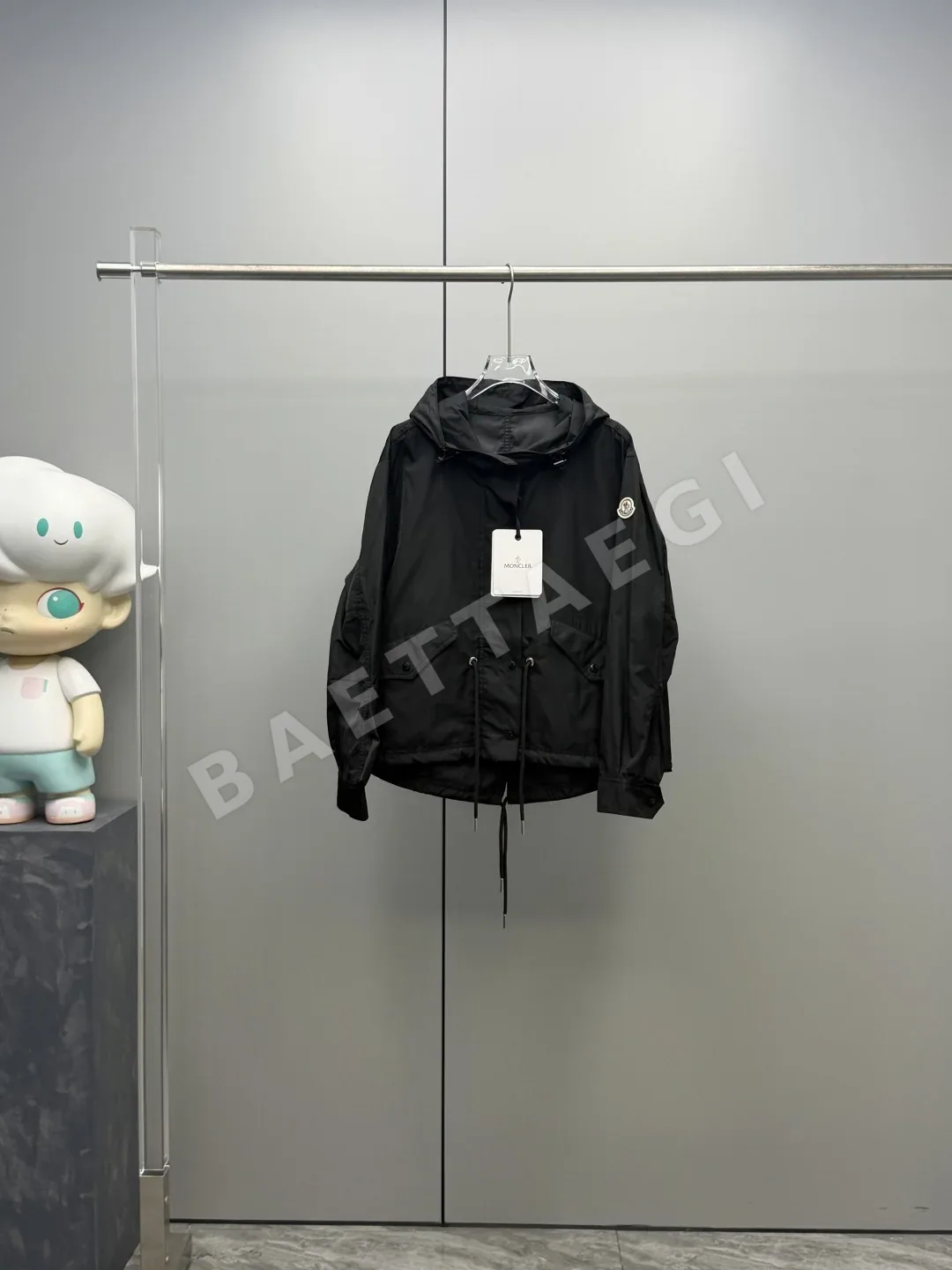 몽클레르 노이제이 후드 크롭 자켓 상세 이미지 2