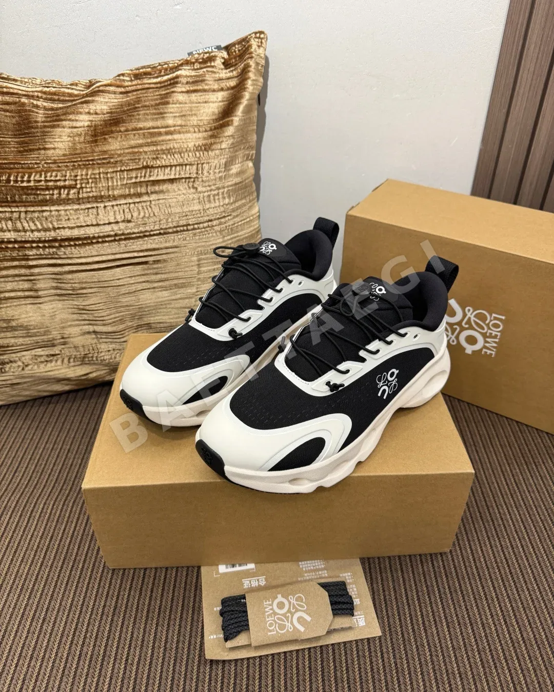 로에베 스니커즈 메시 상세 이미지 3