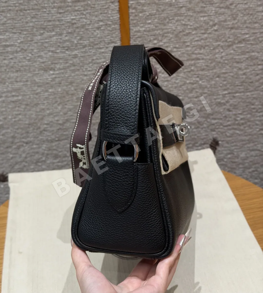 에르메스 켈리 메신저 토고 가죽 가방 상세 이미지 2