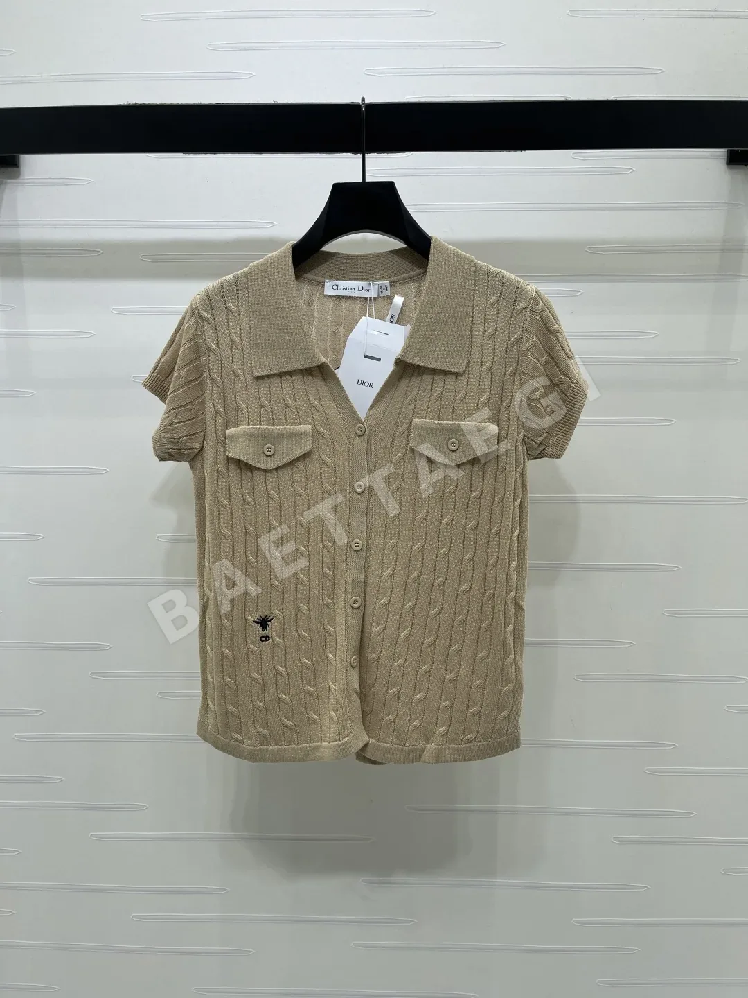 디올 V넥 케이블 니트 반팔 가디건 92804