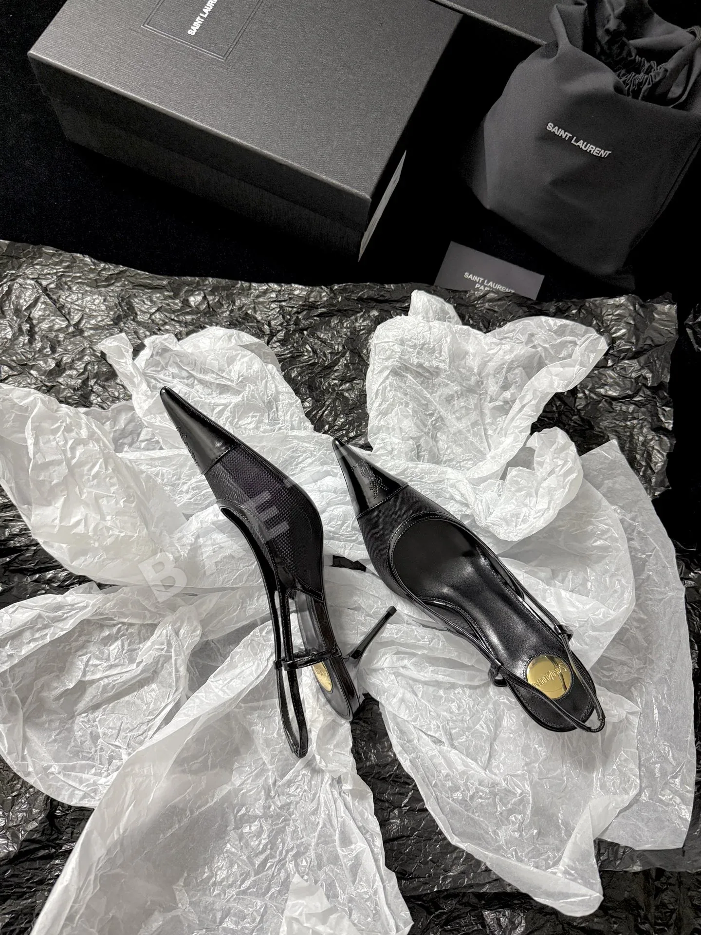 생로랑 메시 램스킨 포인티드 토 힐 상세 이미지 4