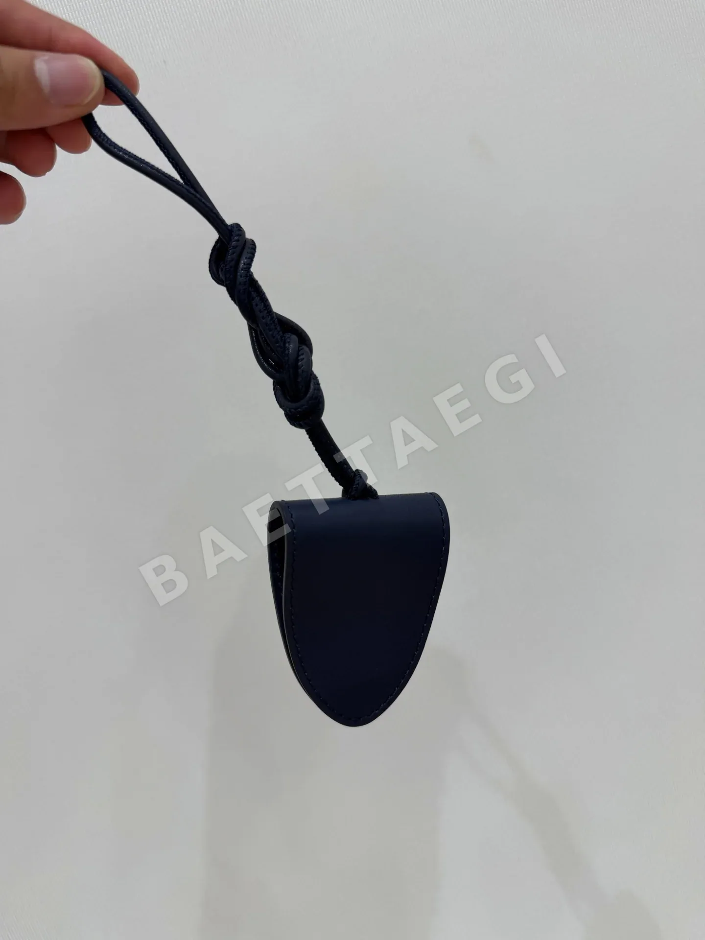 더로우 마소니 소가죽 키링 상세 이미지 2