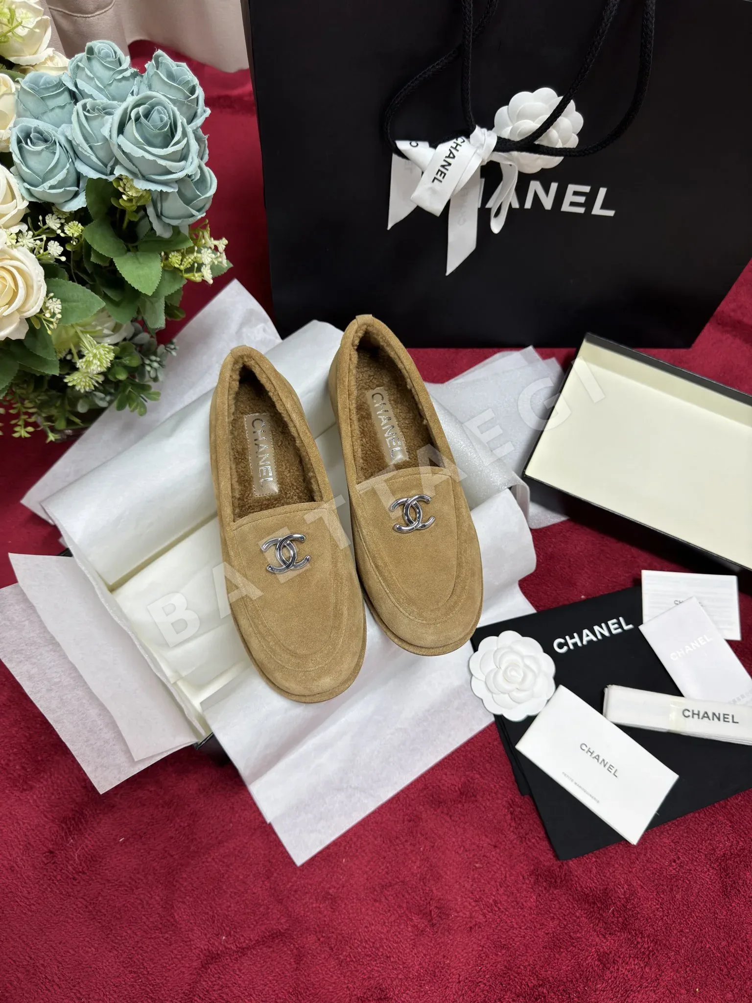 샤넬 24K 스웨이드 퍼 트리밍 로퍼 93830