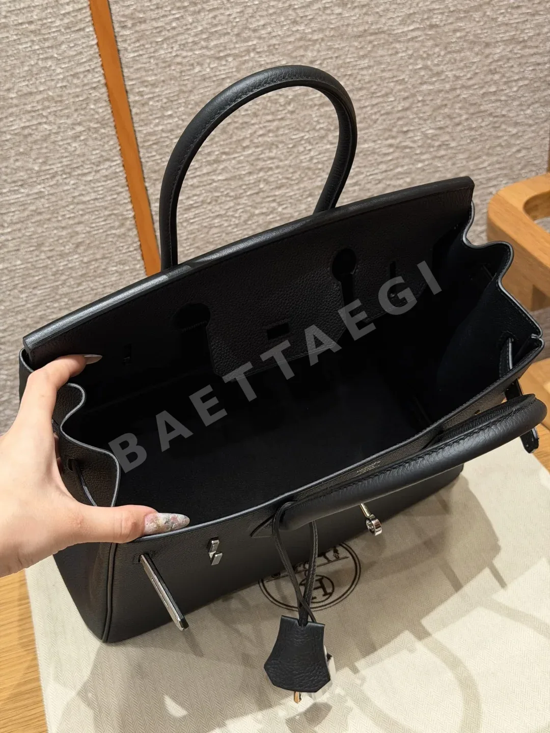 에르메스 버킨 30 블랙 토고 가죽 가방 상세 이미지 6