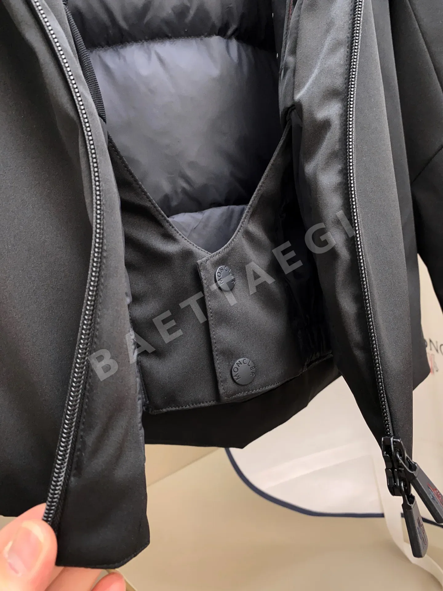 몽클레르 그레노블 남성 다운 패딩 점퍼 상세 이미지 7