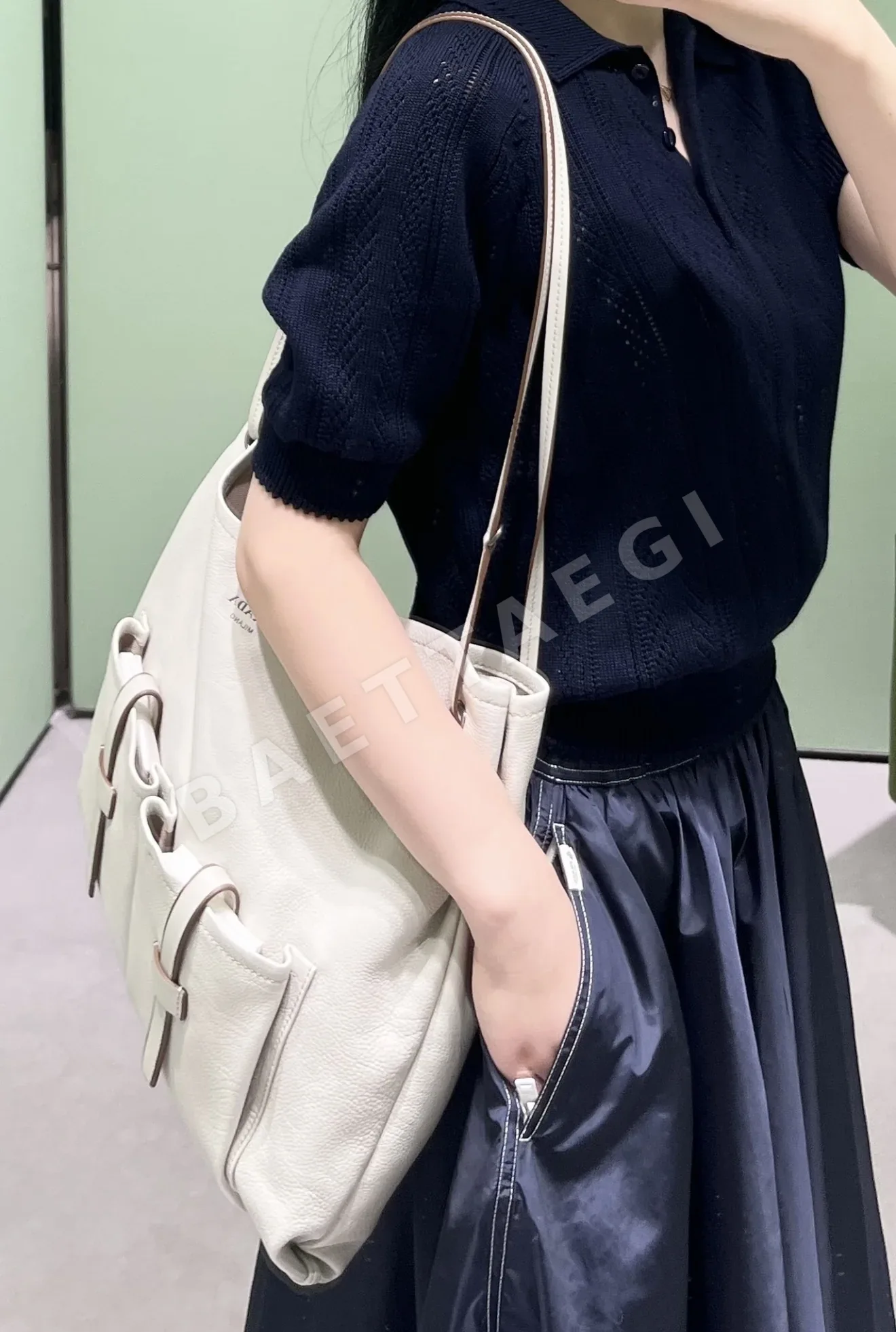 프라다 나일론 미디 스커트 상세 이미지 4