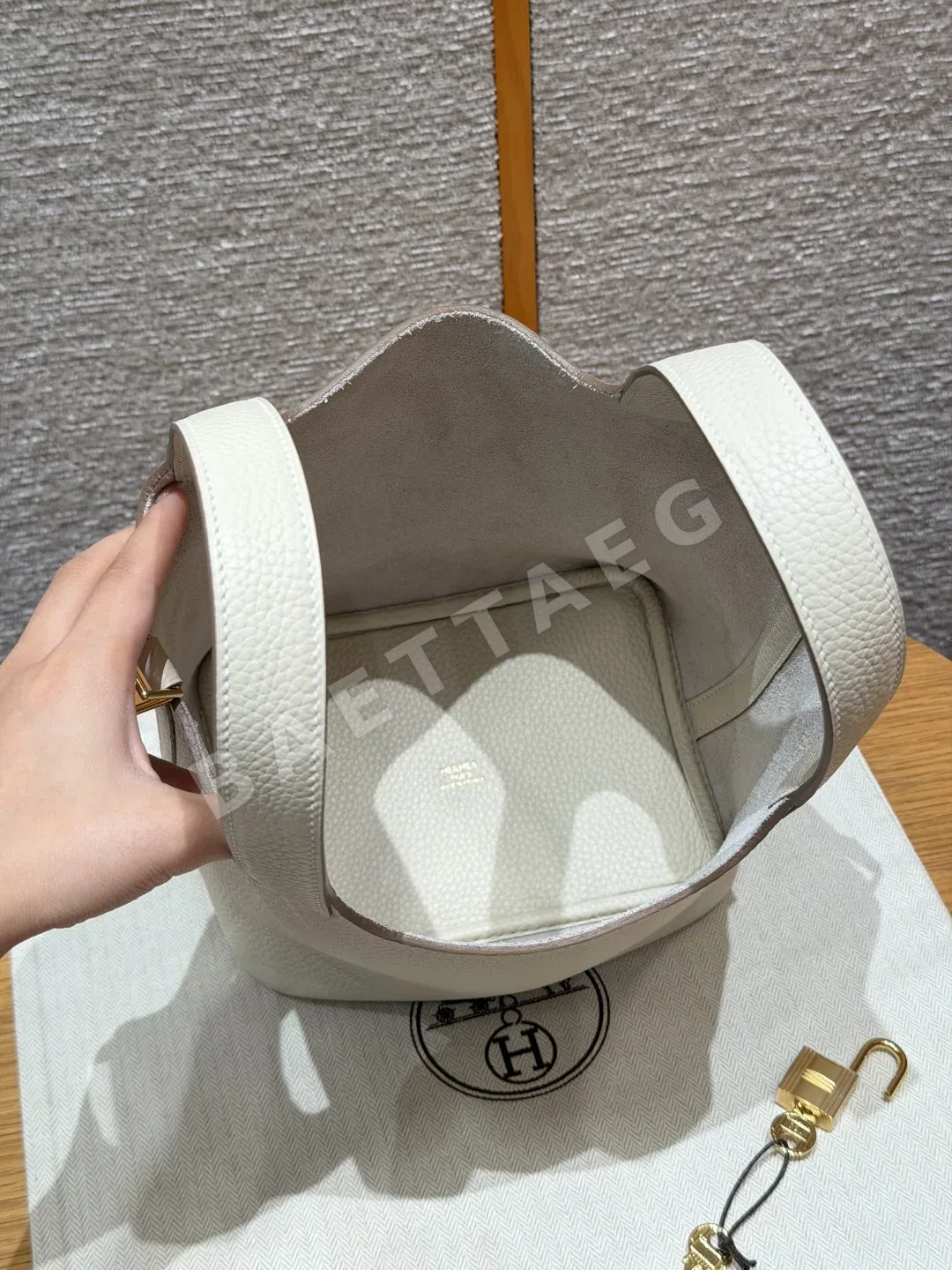 에르메스 피코탄 락 크레맹스 가죽 지갑 상세 이미지 6