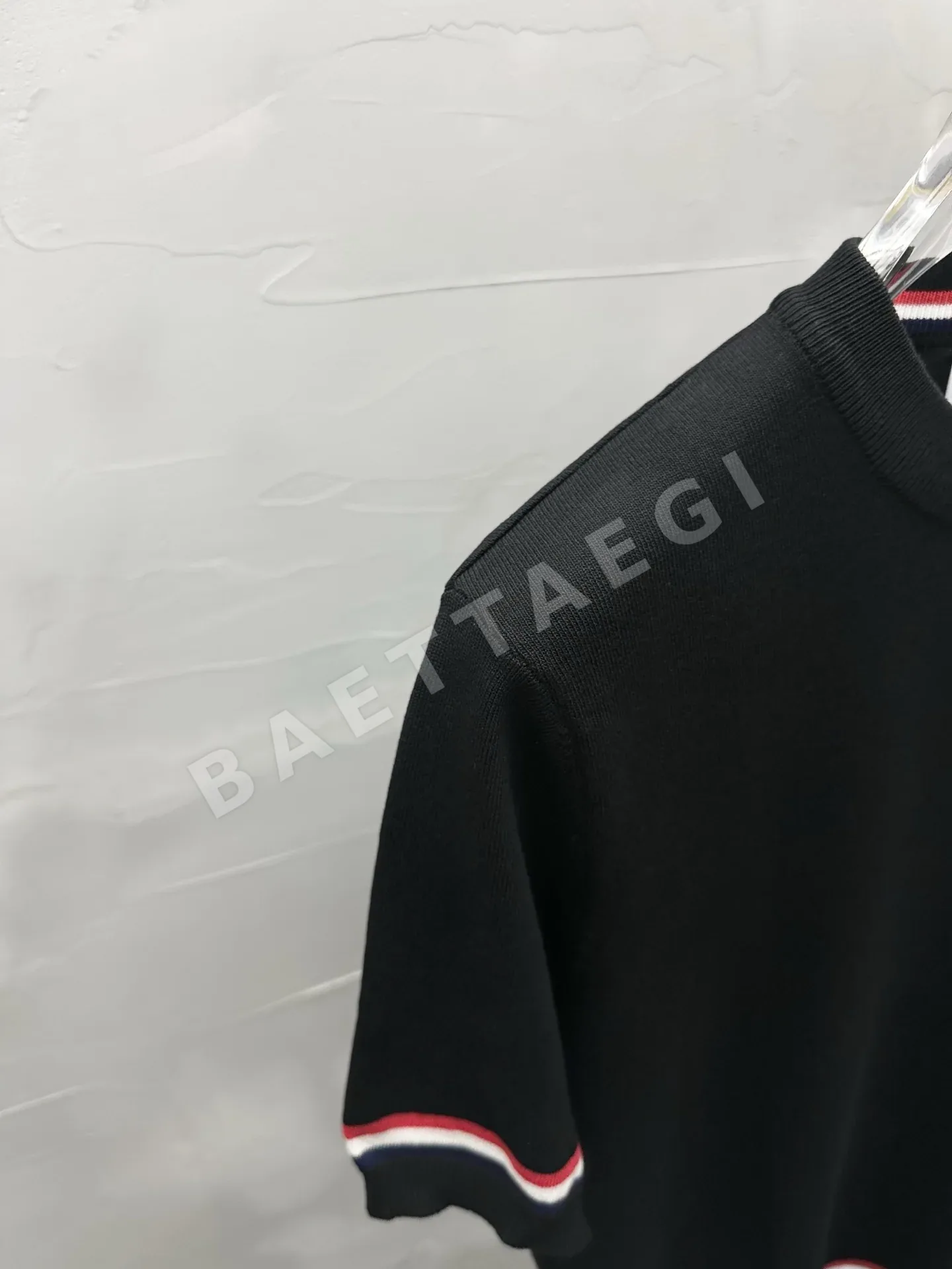 톰브라운 남성 반팔 상세 이미지 4