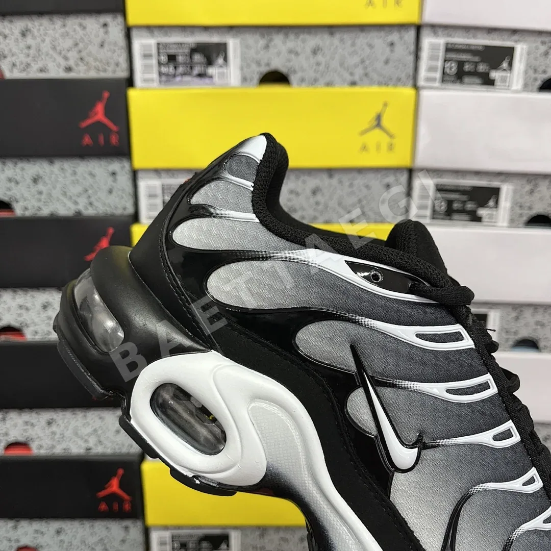 나이키 [DF] 에어 맥스 플러스 DM0032-003 201064 Nike Air Max Plus Black Silver White 상세 이미지 7