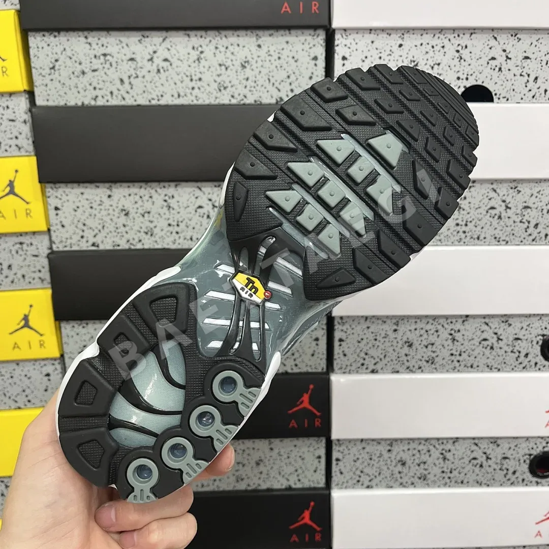 나이키 [DF] 에어 맥스 플러스 블루 화이트 FV0394-300 201073 Nike Air Max Plus Origins Waterway 상세 이미지 3