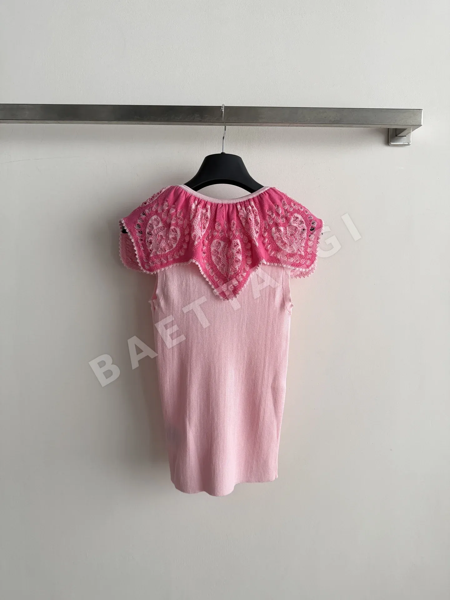 디올 3D 페탈 컬러 반팔 니트 베스트 상세 이미지 2