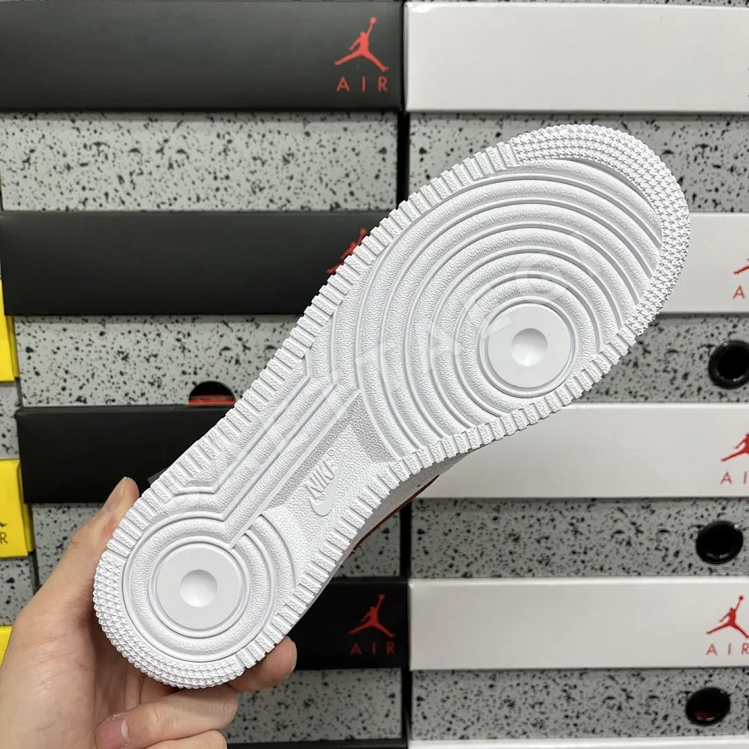 나이키 [G] 에어 포스 1 로우 화이트 레드 CU9225-101 201037 Nike Air Force 1 Low Supreme 상세 이미지 8