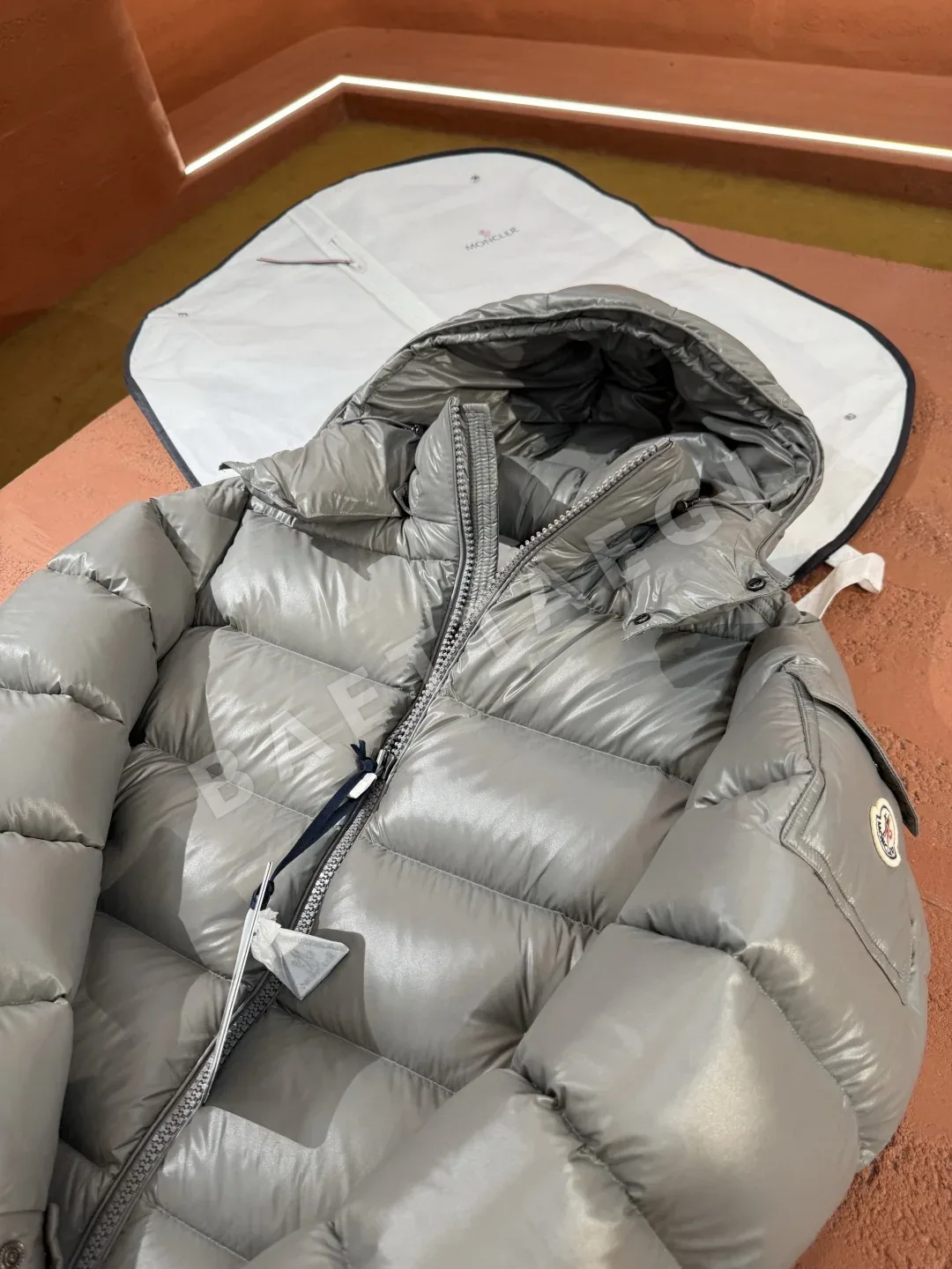몽클레르 남성 패딩 상세 이미지 6