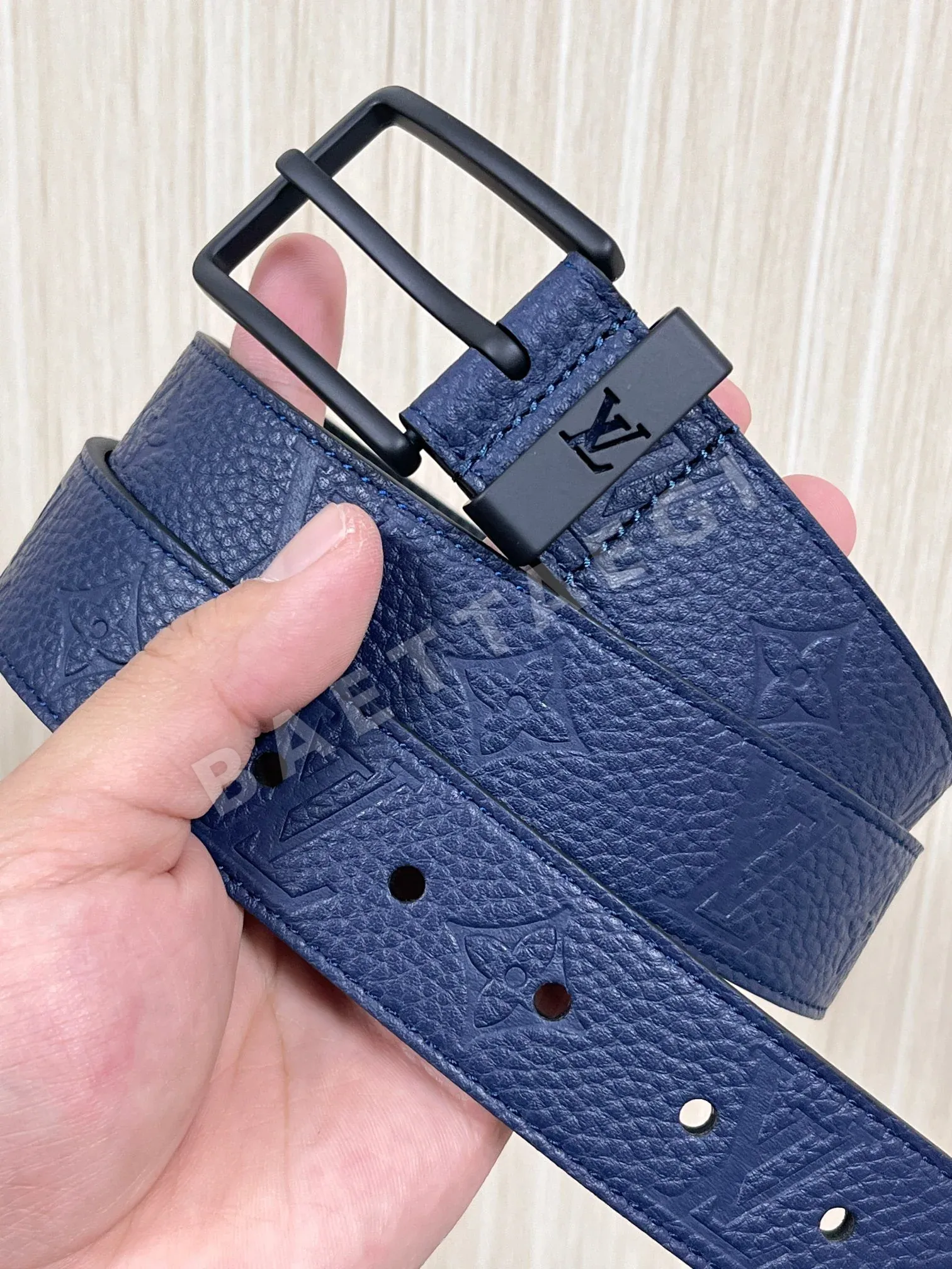 루이비통 페블드 엠보스 양면 가죽 벨트 상세 이미지 2