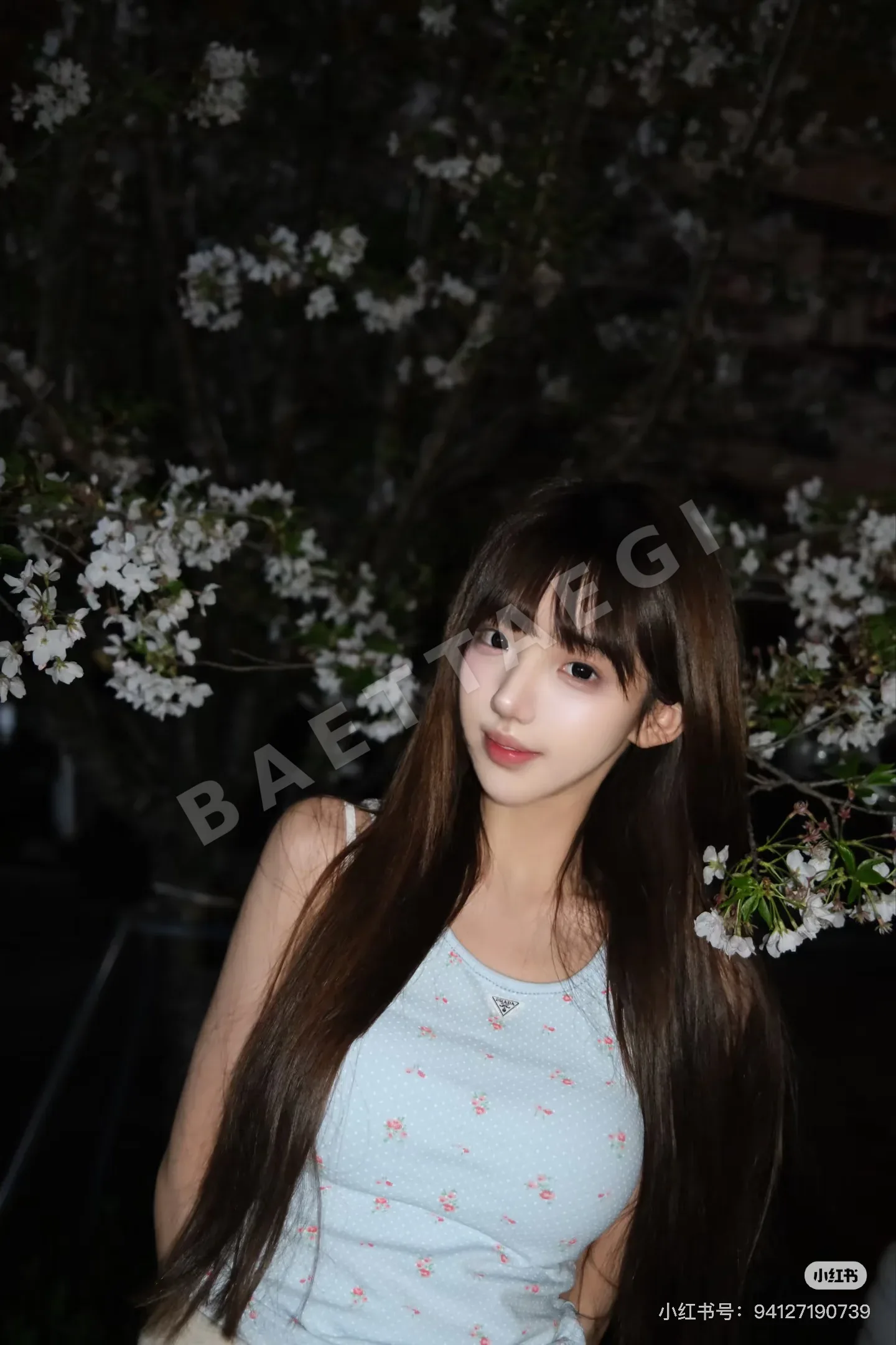 프라다 스카이블루 꽃무늬 라운드넥 여성 반팔 티셔츠 상세 이미지 5