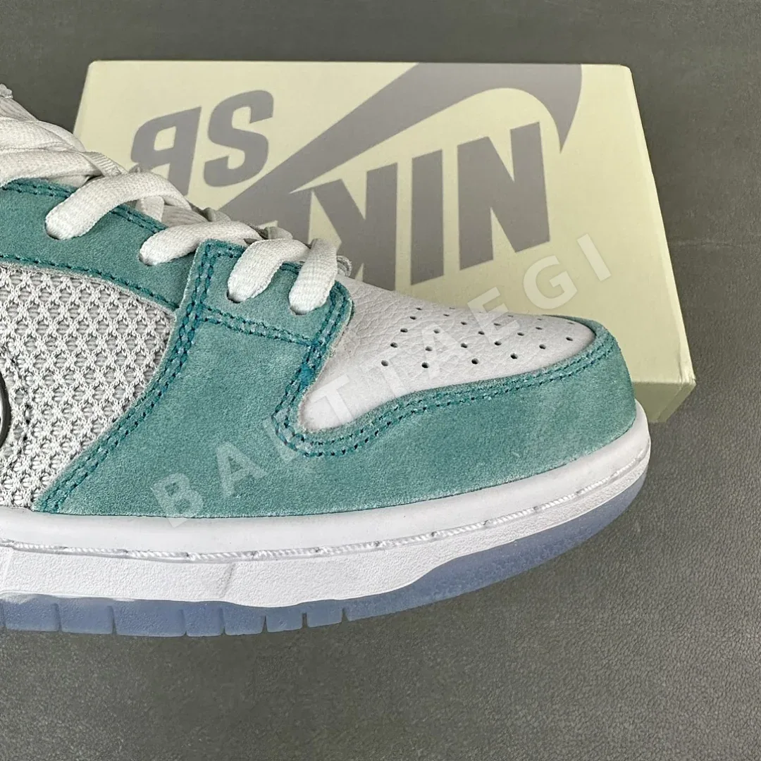 나이키 [TOP/S2] SB 덩크 로우 FD2562-400 200934 Nike SB Dunk Low April Skateboards 상세 이미지 4