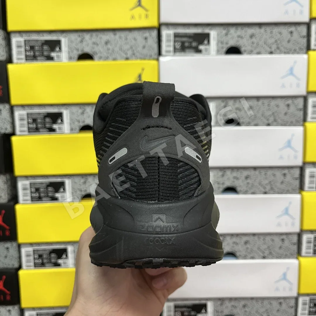나이키 줌 보메로 18 HM6803-005 201103 Nike Zoom Vomero 18 상세 이미지 8