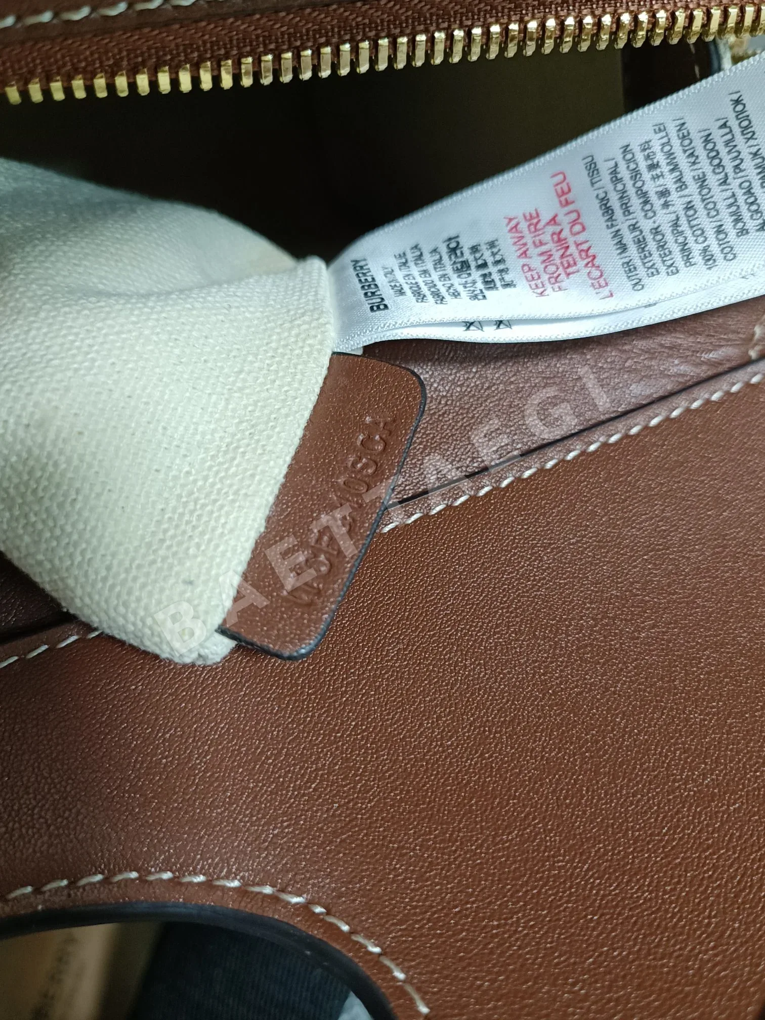 버버리 호스페리 프린트 지퍼 토트백 상세 이미지 8