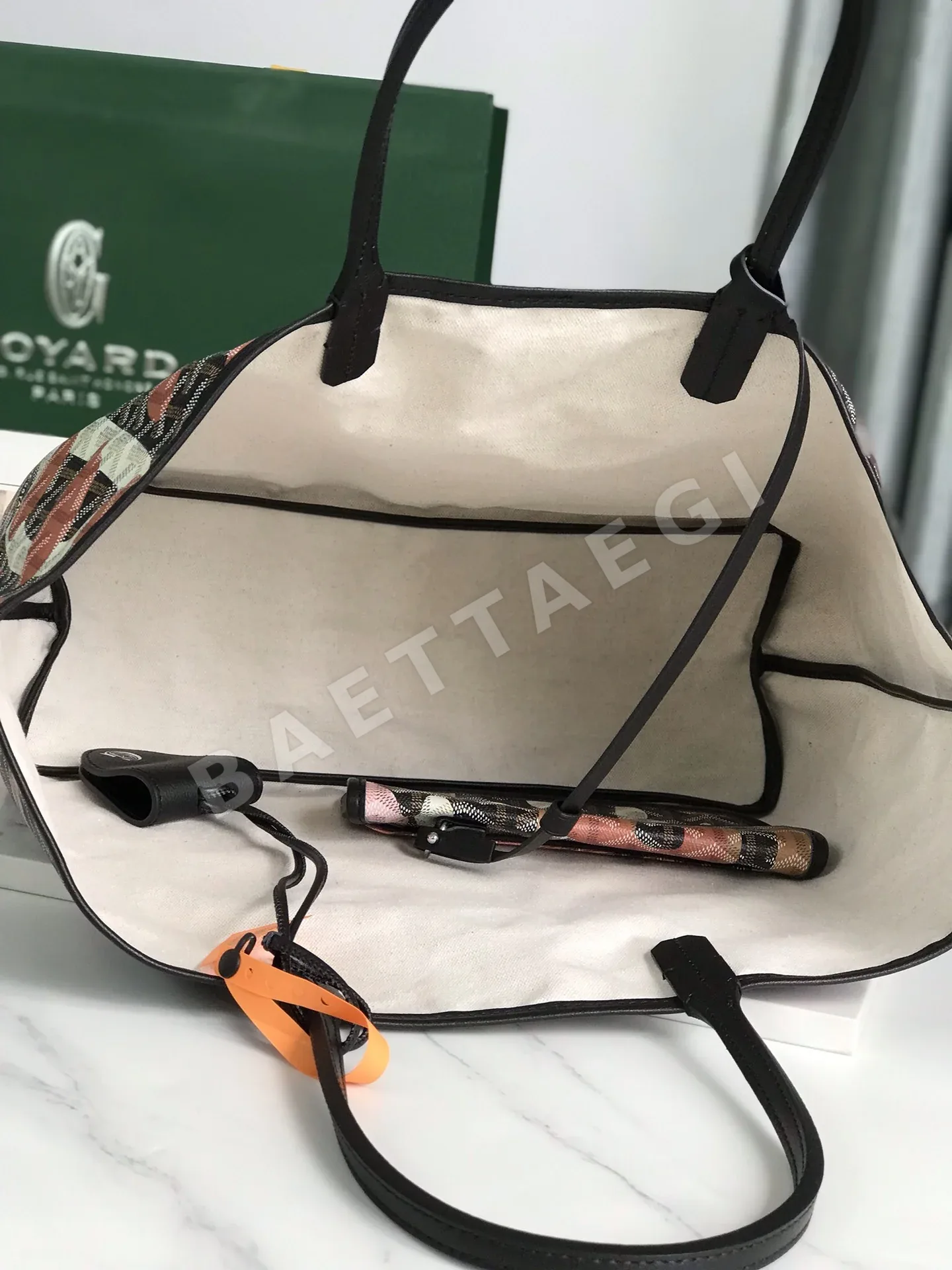고야드 카모플라주 그래피티 생루이 스몰 토트백 상세 이미지 8