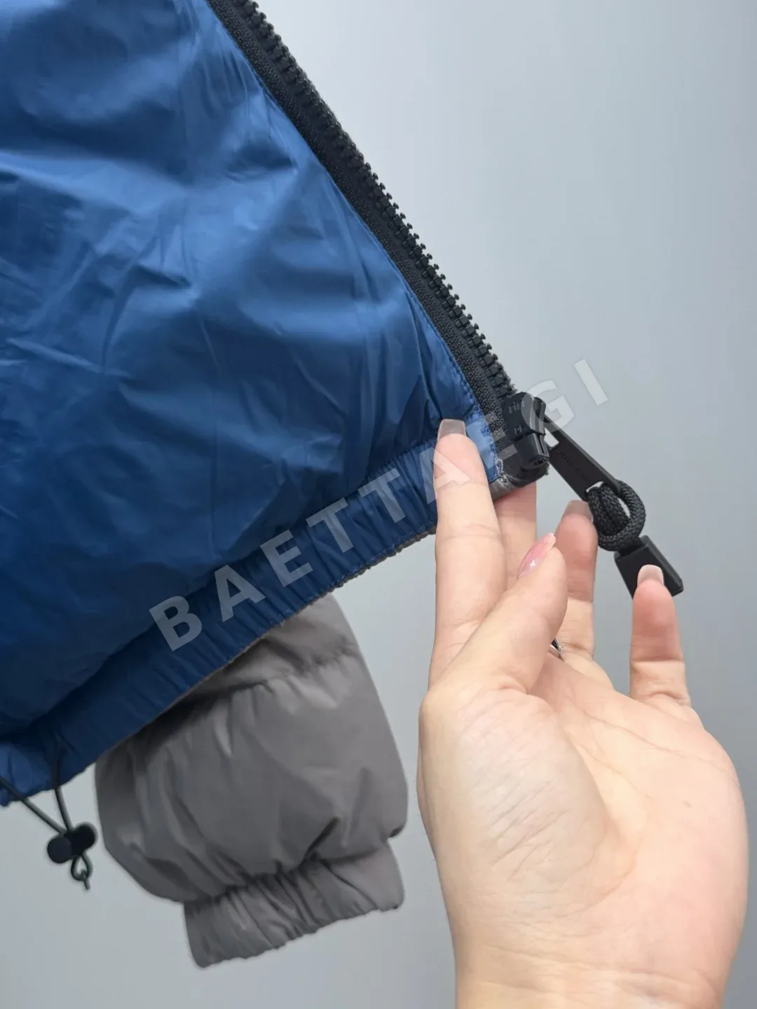 미우미우 그레이 후드 크롭 패딩 점퍼 상세 이미지 6