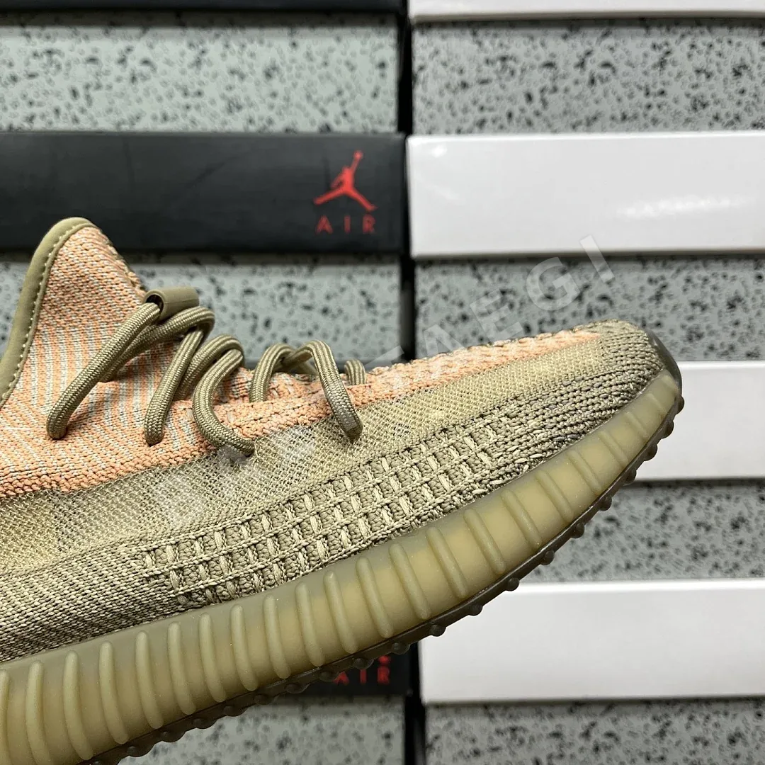아디다스 [XQ] 이지 부스트 350 V2 FZ5240 200761 Adidas Yeezy Boost 350 V2 Sand Taupe 상세 이미지 2