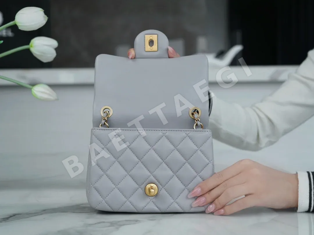 샤넬 23K 라이트 그레이 골든볼 숄더백 23K 상세 이미지 5