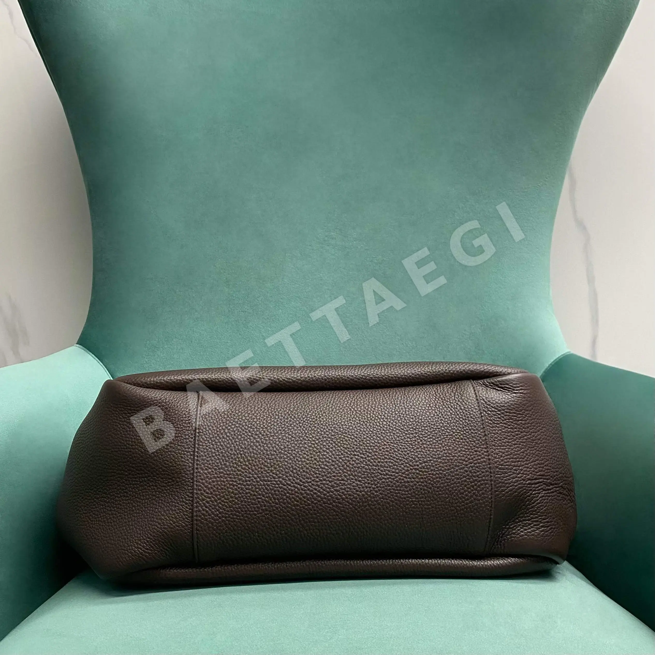 생로랑 라이트 커피 YSL Bea 가방 상세 이미지 4
