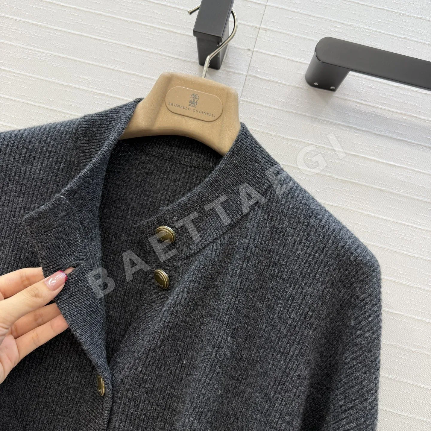 브루넬로쿠치넬리 메탈 버클 빈티지 가디건 상세 이미지 4