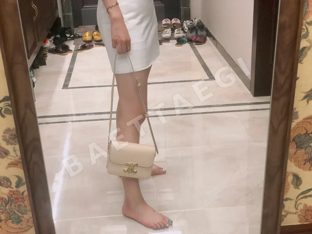 셀린느 밀크티 컬러 가방 상세 이미지 4
