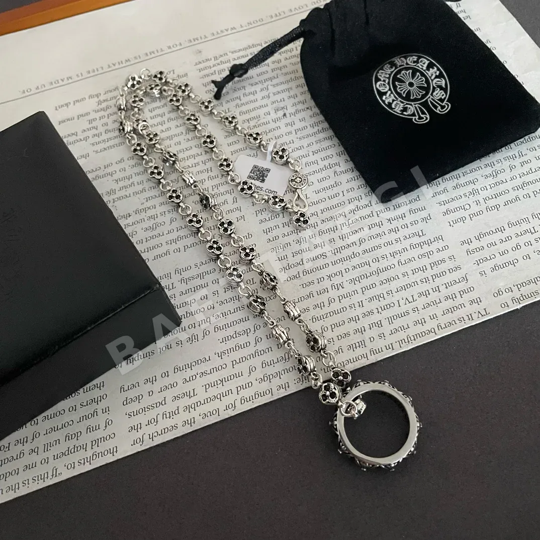 크롬하츠 엠보스 크로스 펜던트 목걸이 126681
