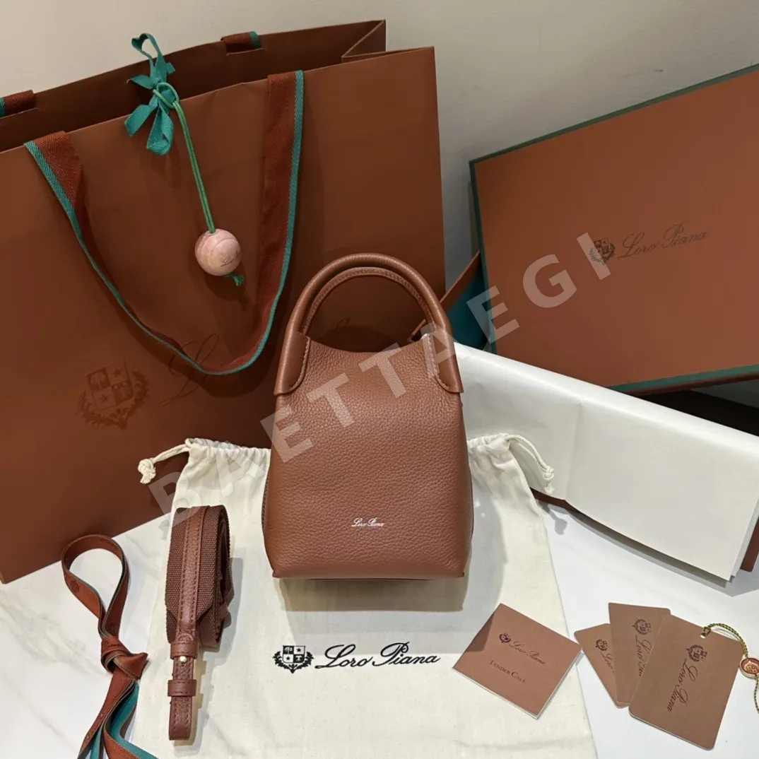 로로피아나 송아지가죽 버켓 가방 191241