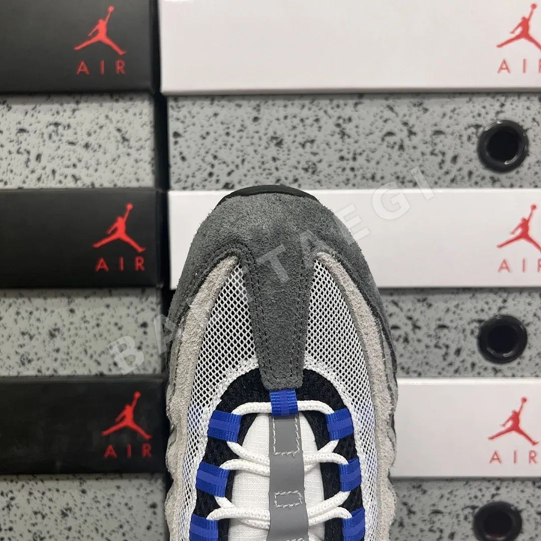 나이키 [GX] 에어 맥스 95 SP 그레이 블루 IB4523-001 201261 Nike Air Max 95 SP Undefeated Geo 상세 이미지 6