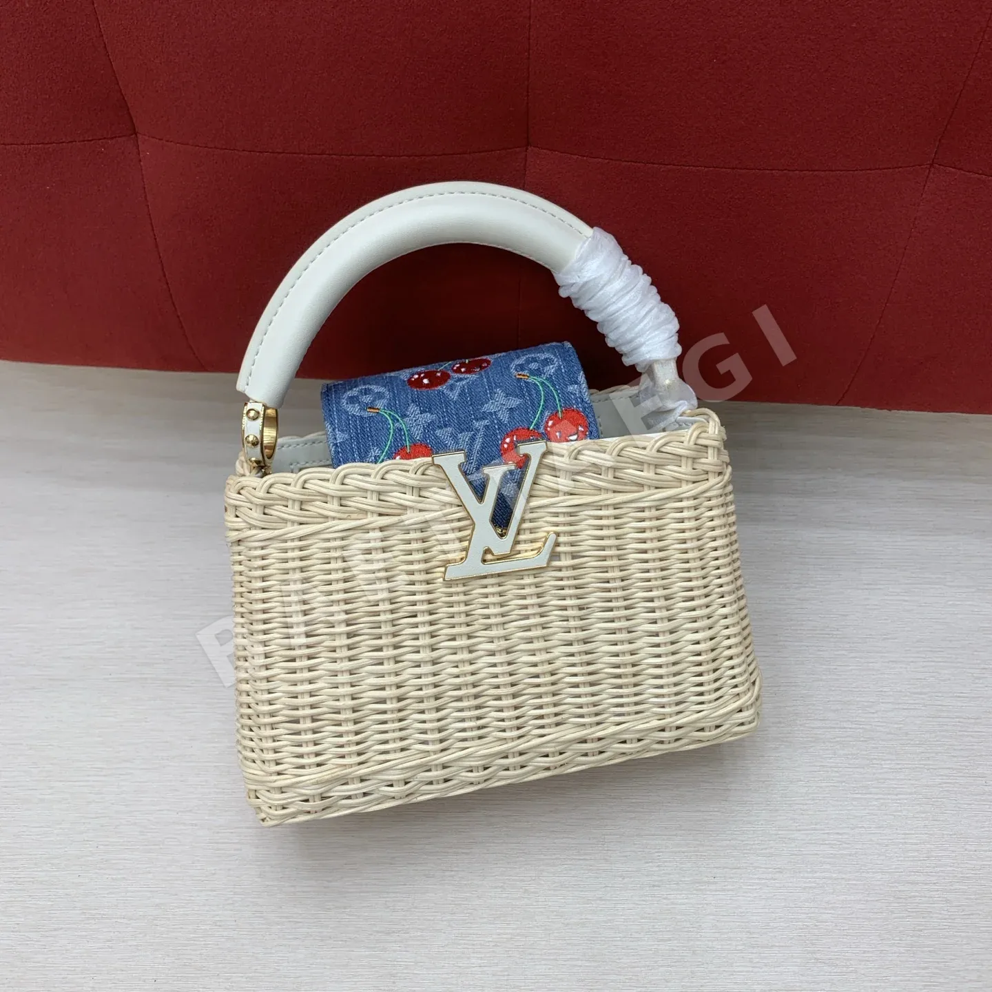 루이비통 라탄 화이트 가방 M14295
