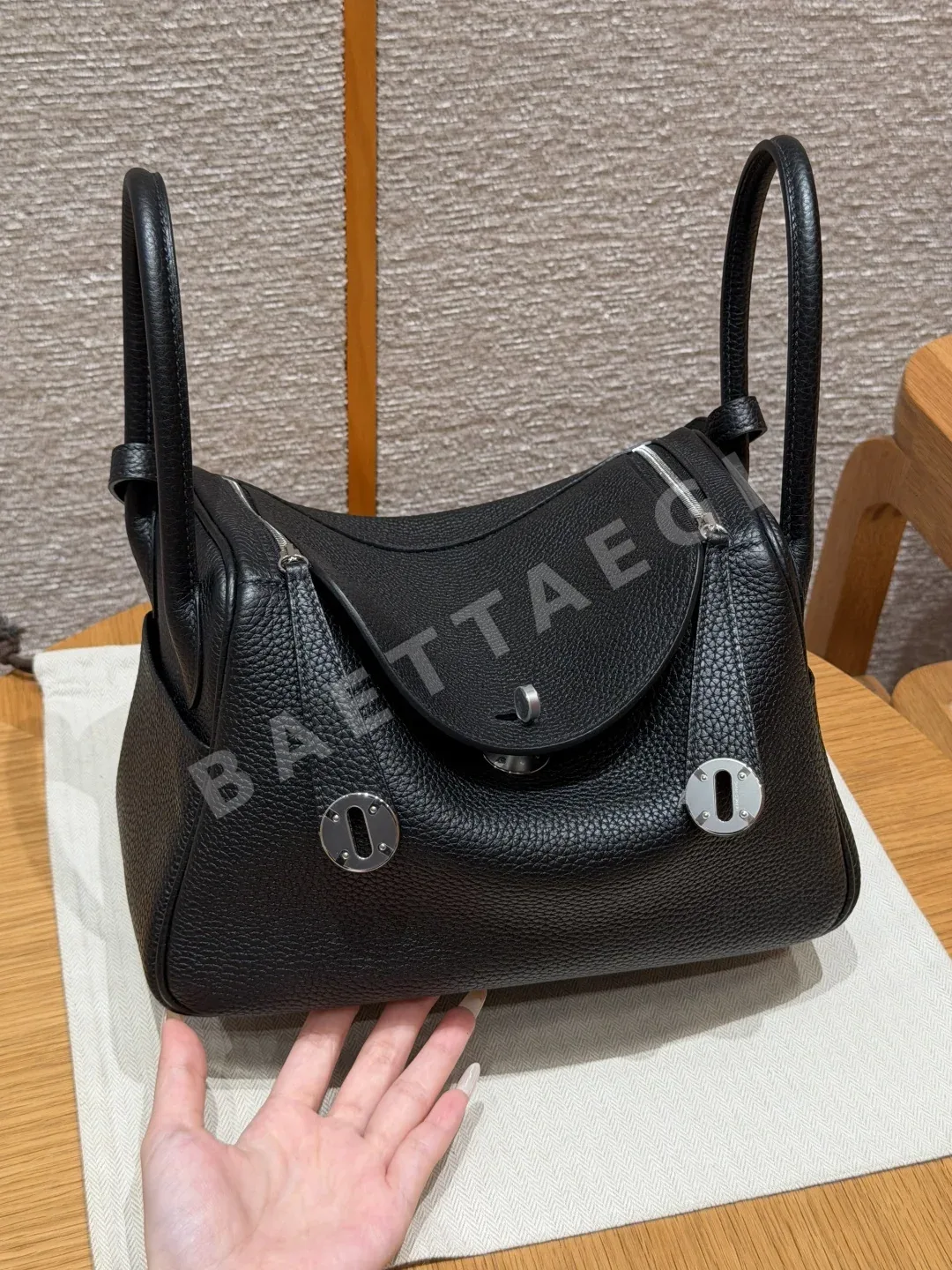 에르메스 린디 블랙 크레망스 지갑 192451