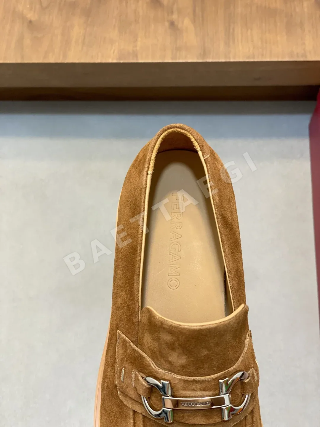 페레가모 로퍼 가죽 로고 모카신 상세 이미지 7