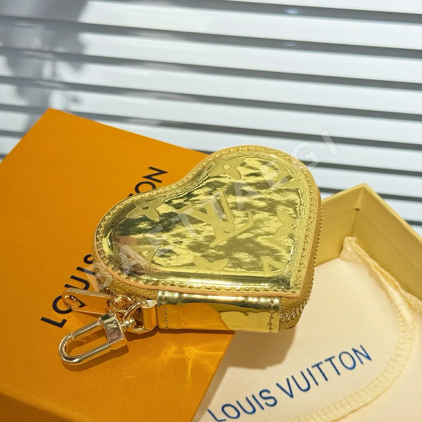 루이비통 LV 루이베어 하트 키링 상세 이미지 5