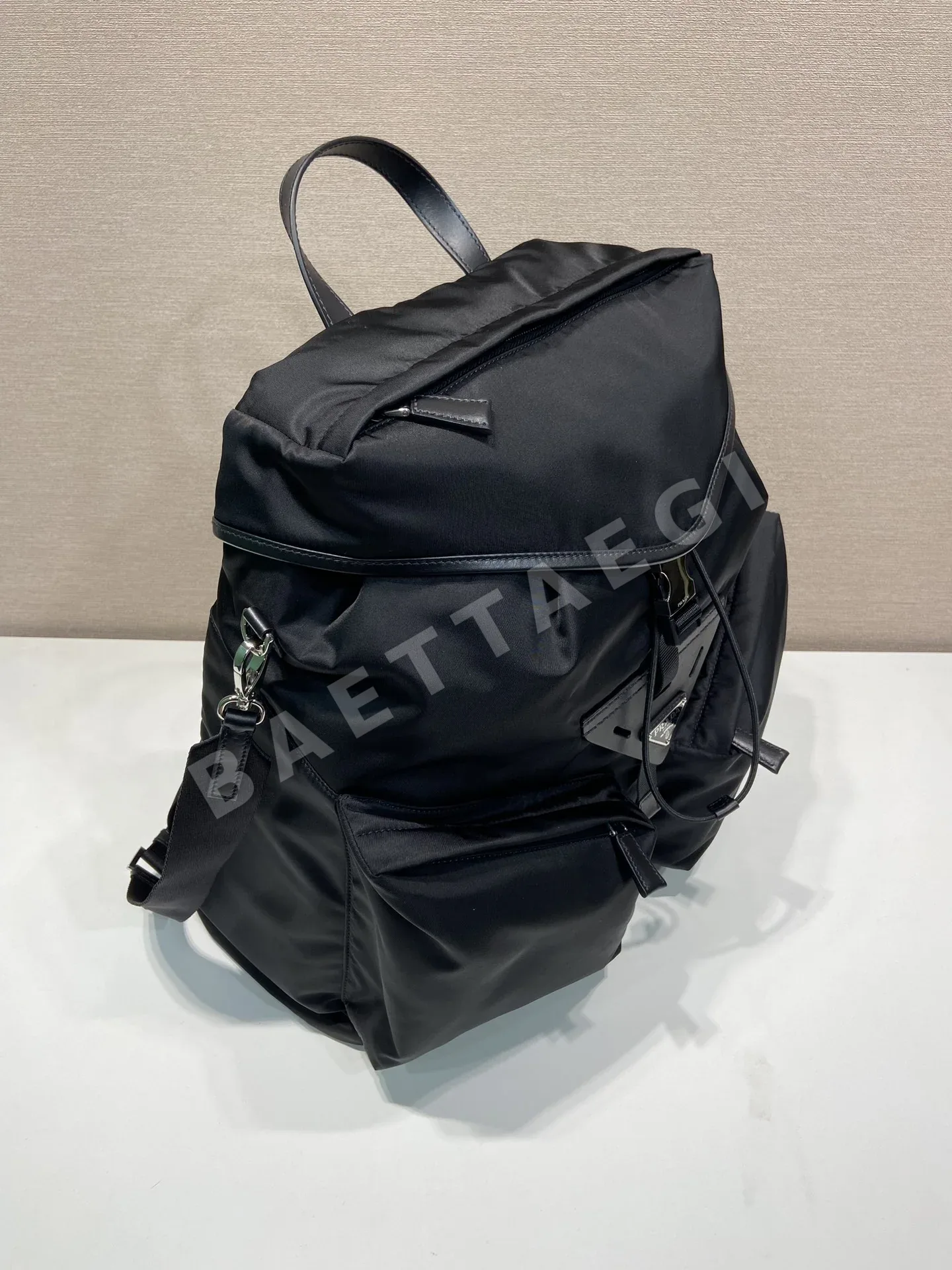 프라다 나일론 숄더백 2VZ108 상세 이미지 2