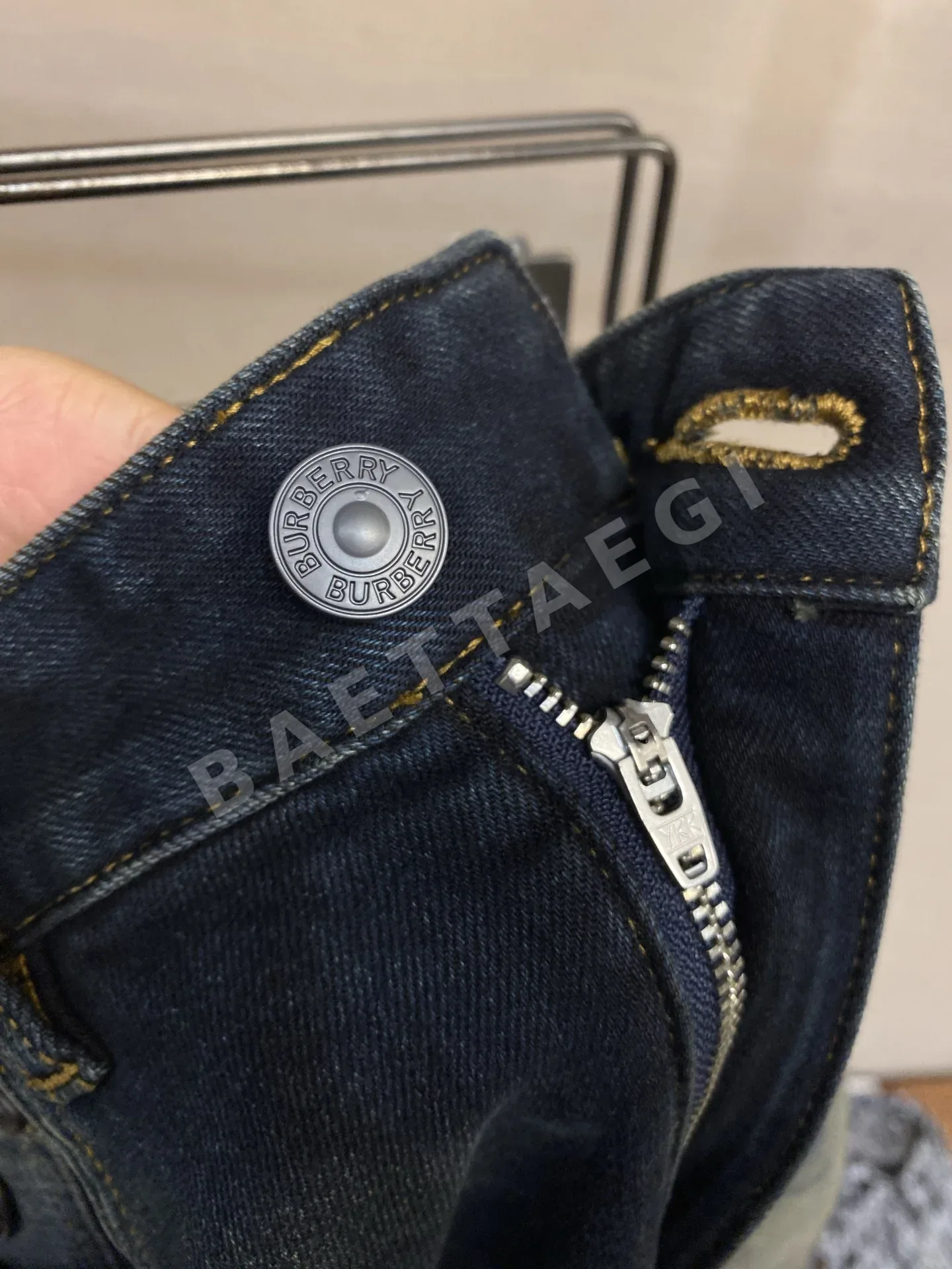 버버리 데님 바지 상세 이미지 5