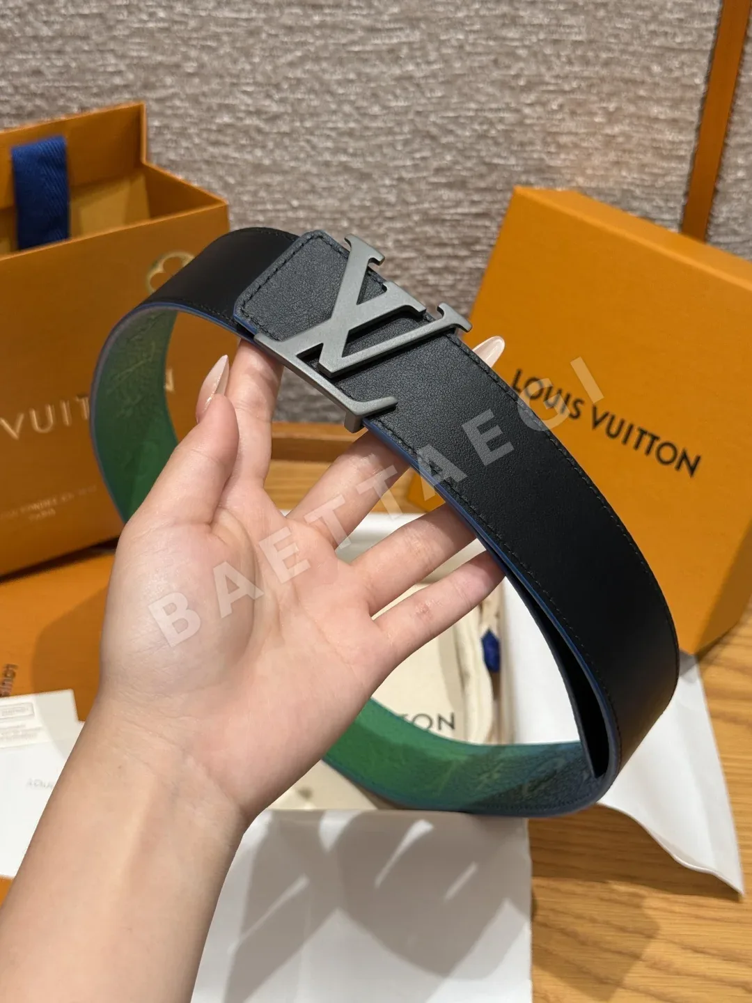 루이비통 이니셜 40mm 리버시블 벨트 상세 이미지 5