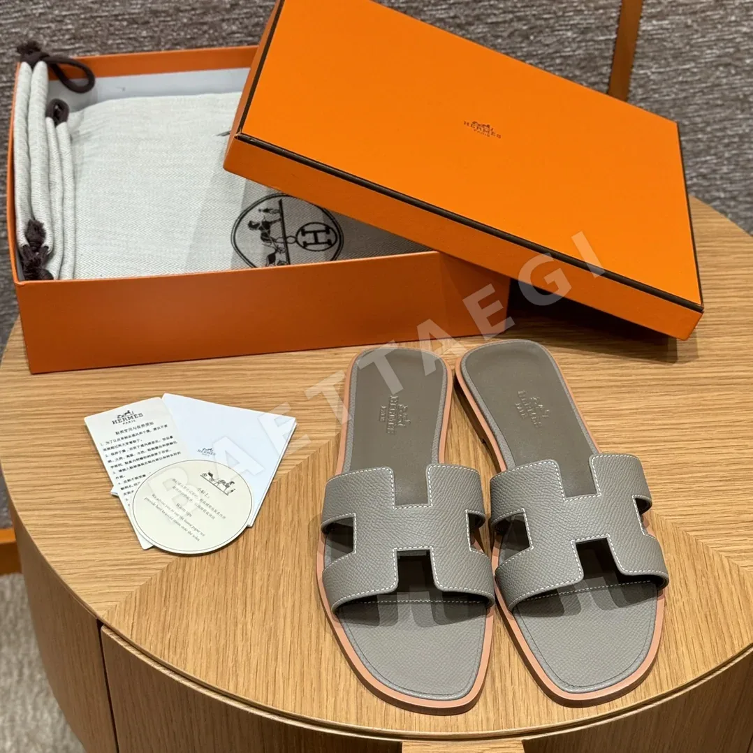 에르메스 오란 샌들 H 컷아웃 164358