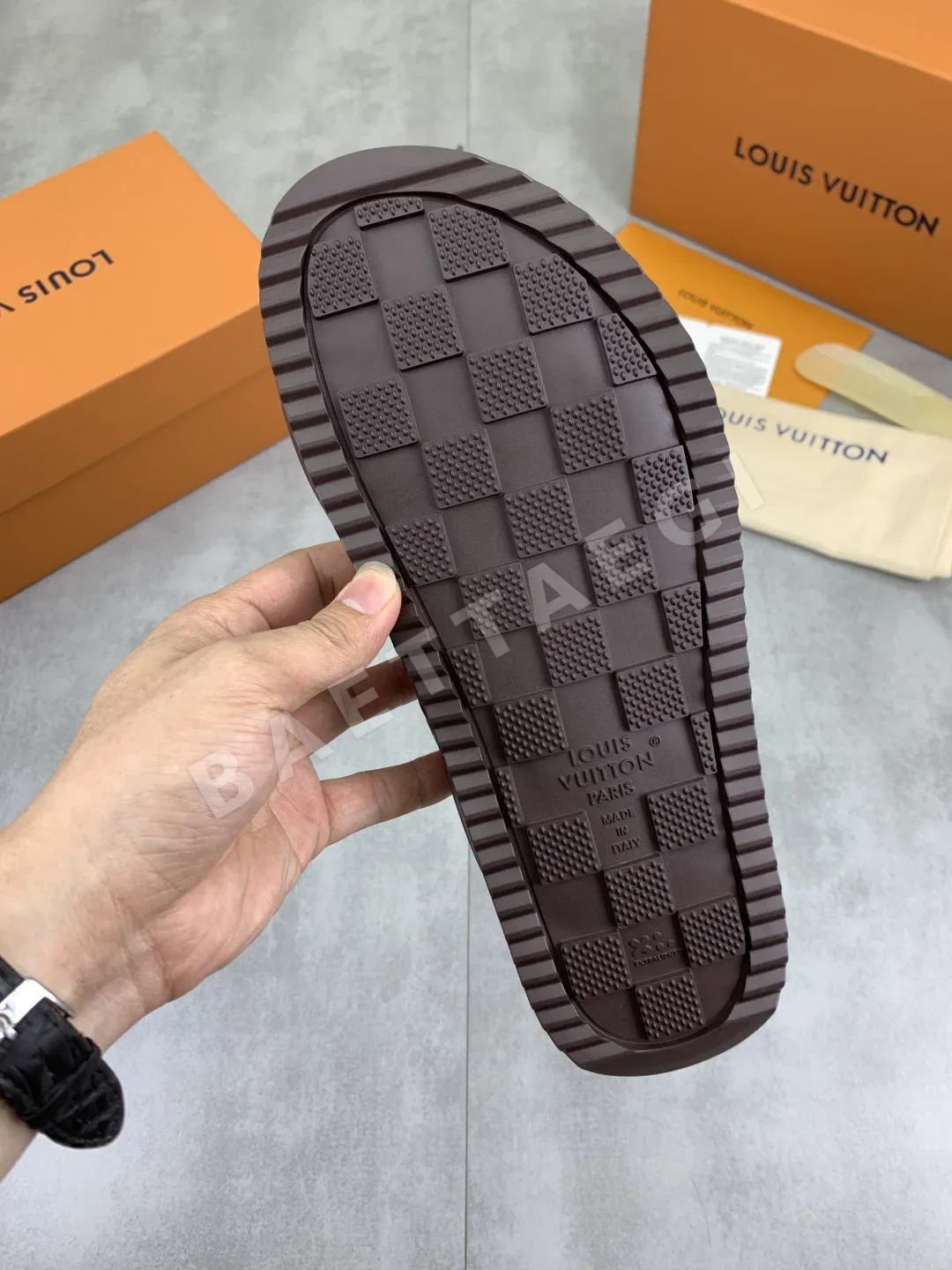 루이비통 천연 가죽 데님 슬리퍼 상세 이미지 9