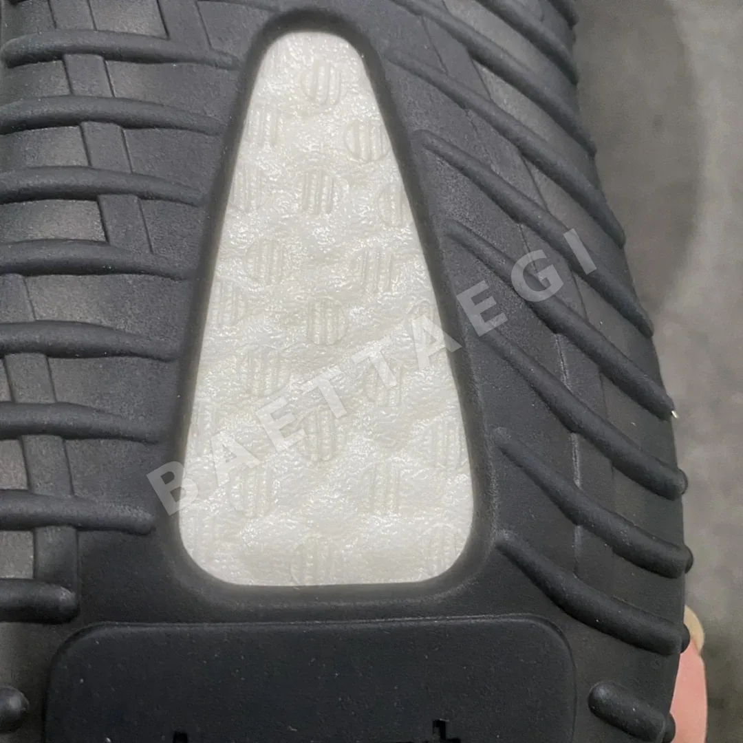아디다스 이지 350 GW3774 200685 Adidas Yeezy 350 상세 이미지 15