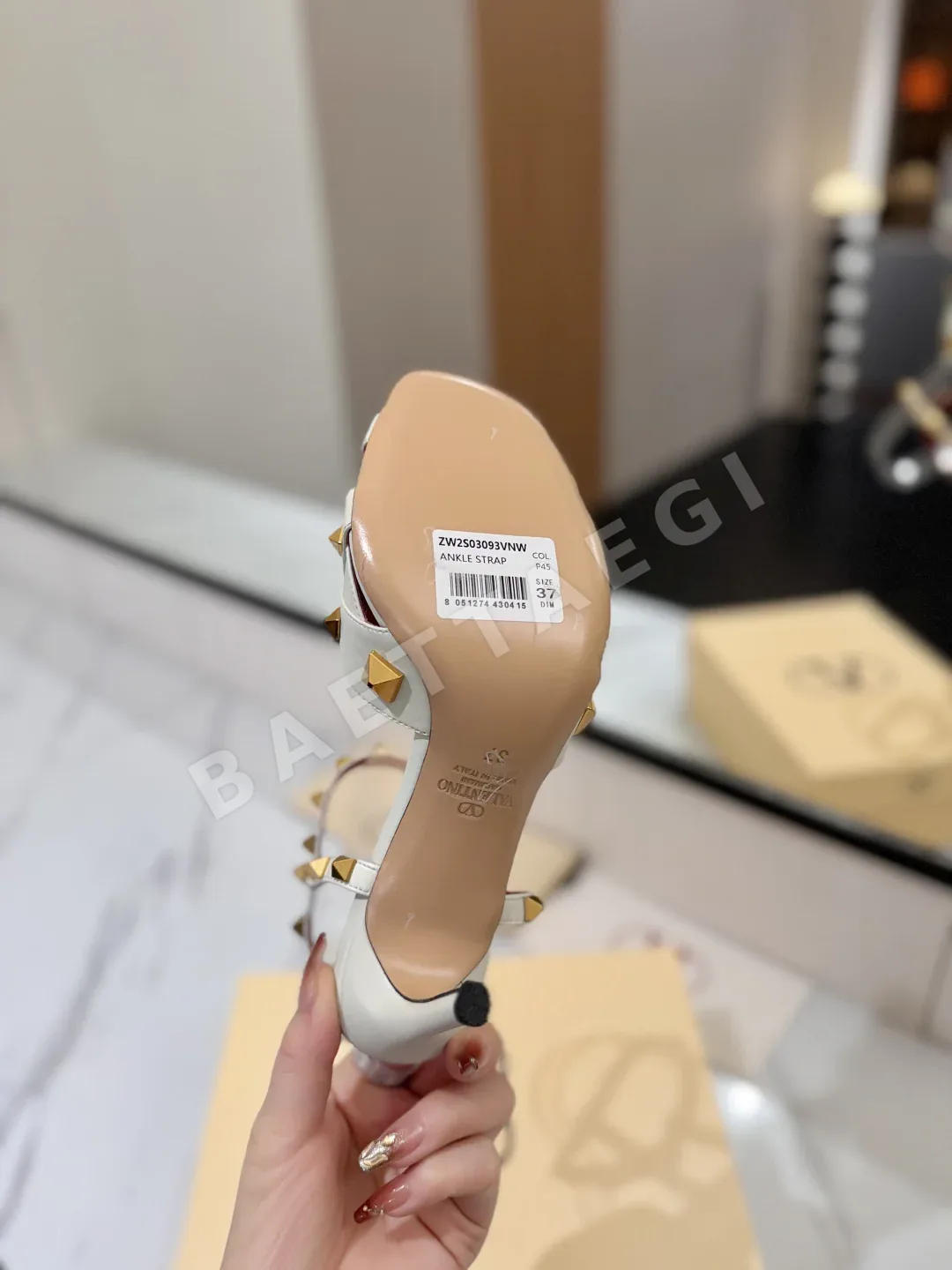 발렌티노 스퀘어토 아치 버클 스틸레토 힐 상세 이미지 9
