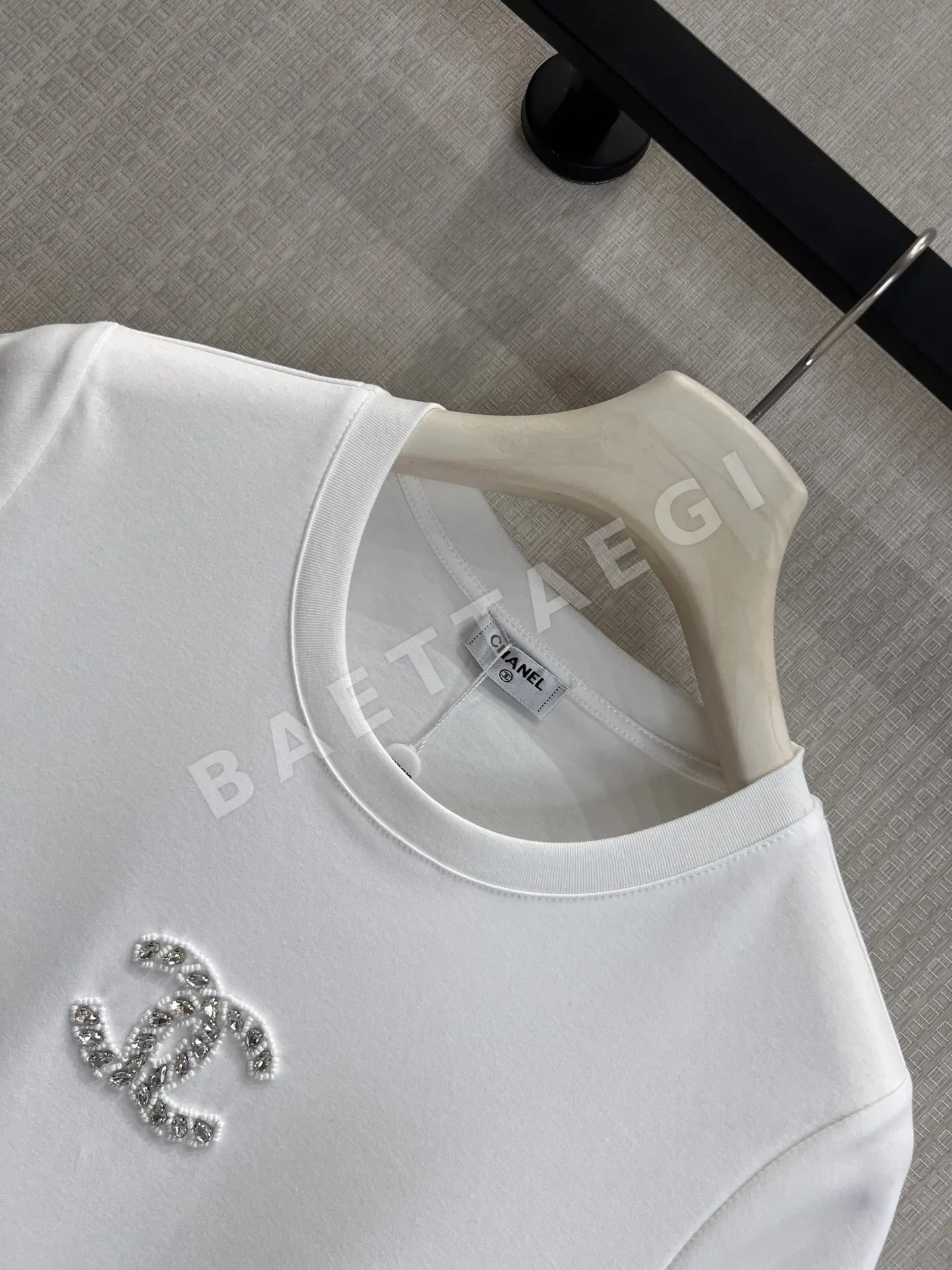 샤넬 더블 C 비즈 크루넥 코튼 반팔 티셔츠 상세 이미지 3