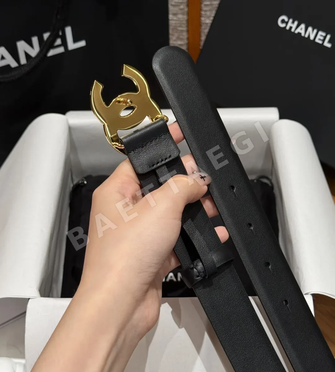 샤넬 클래식 더블 C 금장 로고 가죽 벨트 상세 이미지 5