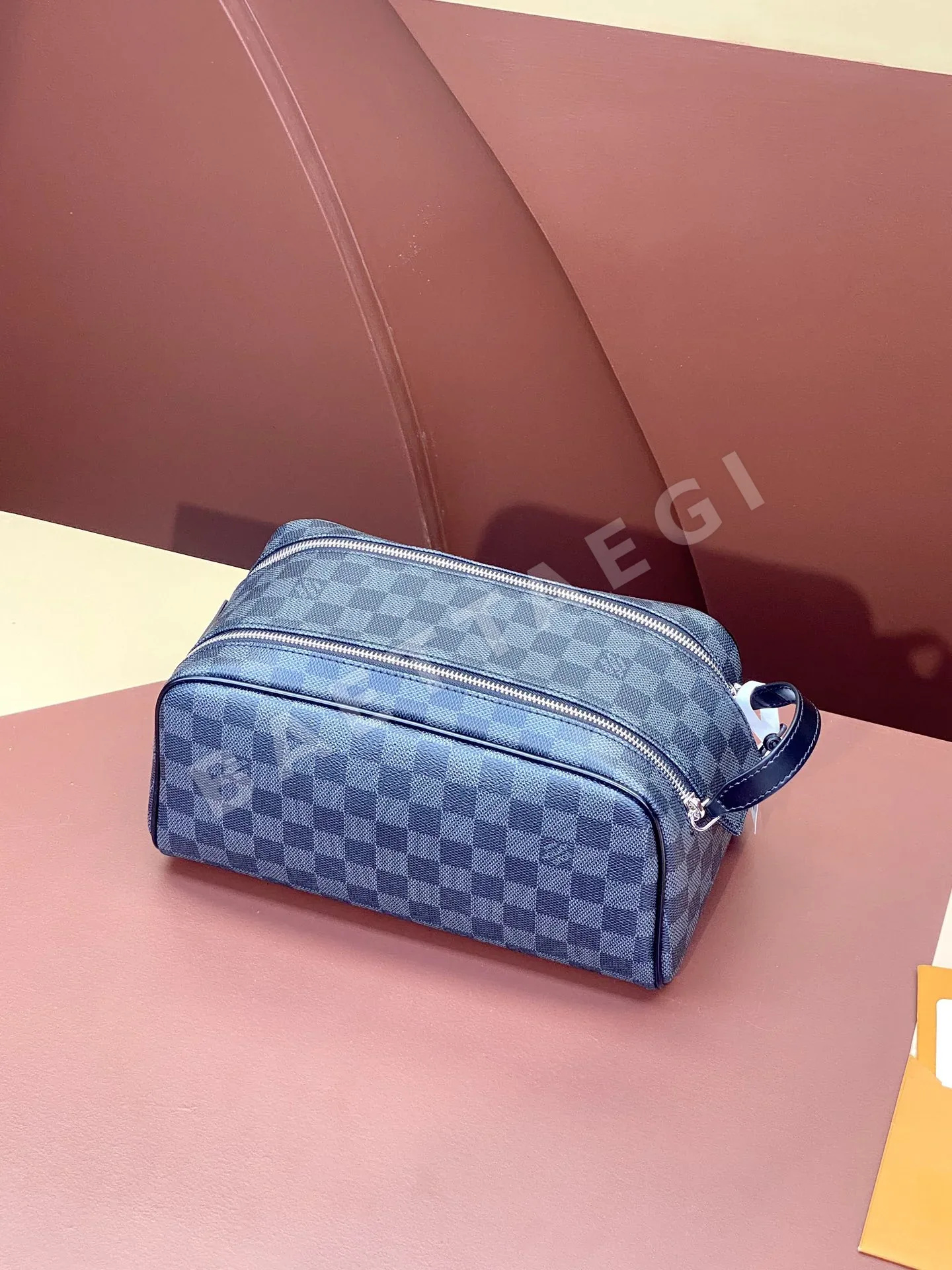 루이비통 N44494 블랙 체크 무늬 (화장품 가방) 대형 토일렛 가방 상세 이미지 2