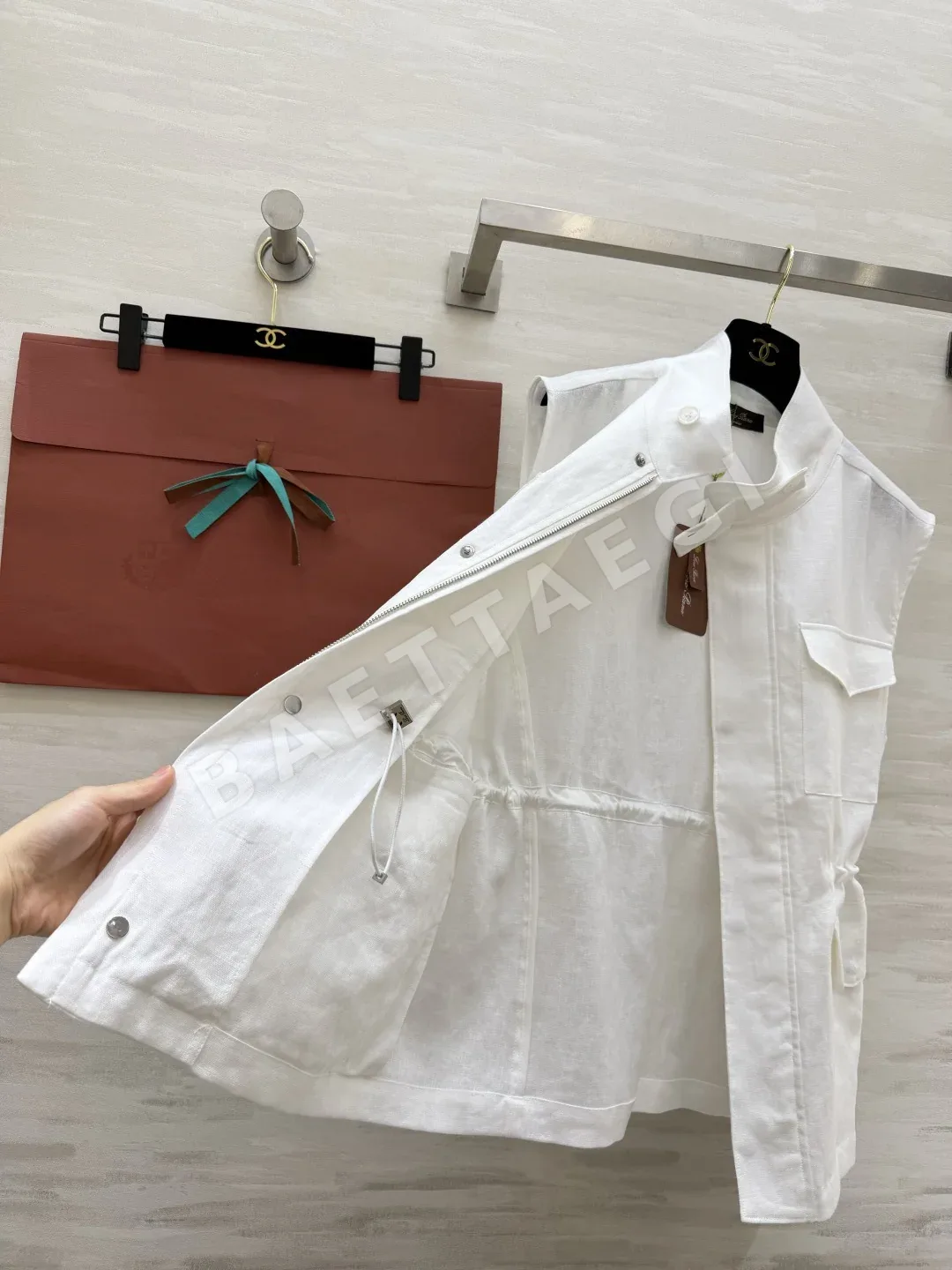 로로피아나 린넨 멀티포켓 여성 베스트 상세 이미지 8