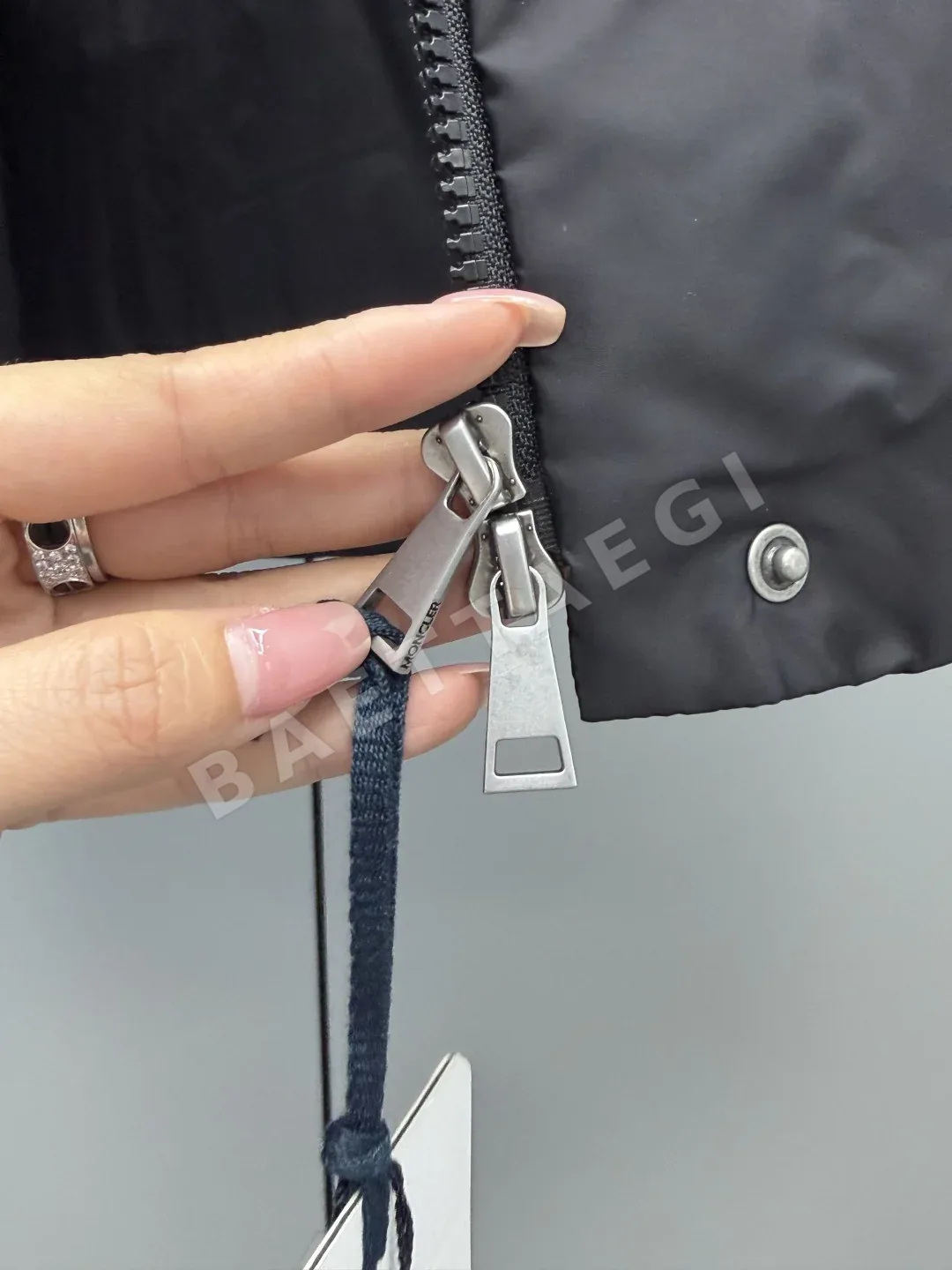 몽클레르 남성 다운 조끼 상세 이미지 5