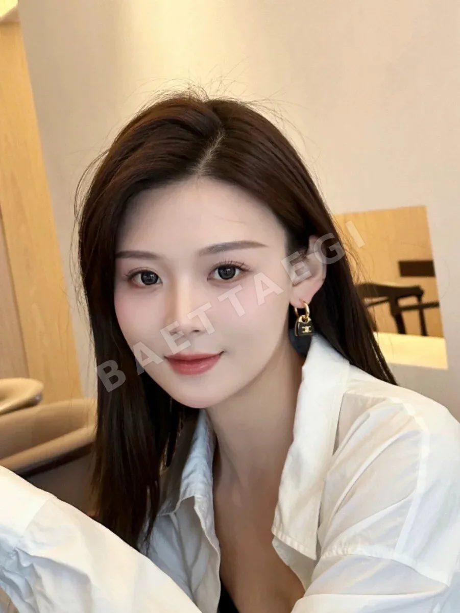 셀린느 블랙 골드 귀걸이 상세 이미지 4