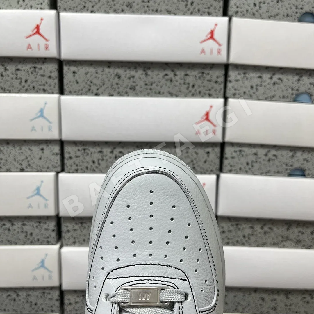 나이키 [MAX] 에어 포스 1 로우 그레이 블랙 HQ2037-004 201120 Nike Air Force 1 Low '07 LV8 상세 이미지 9